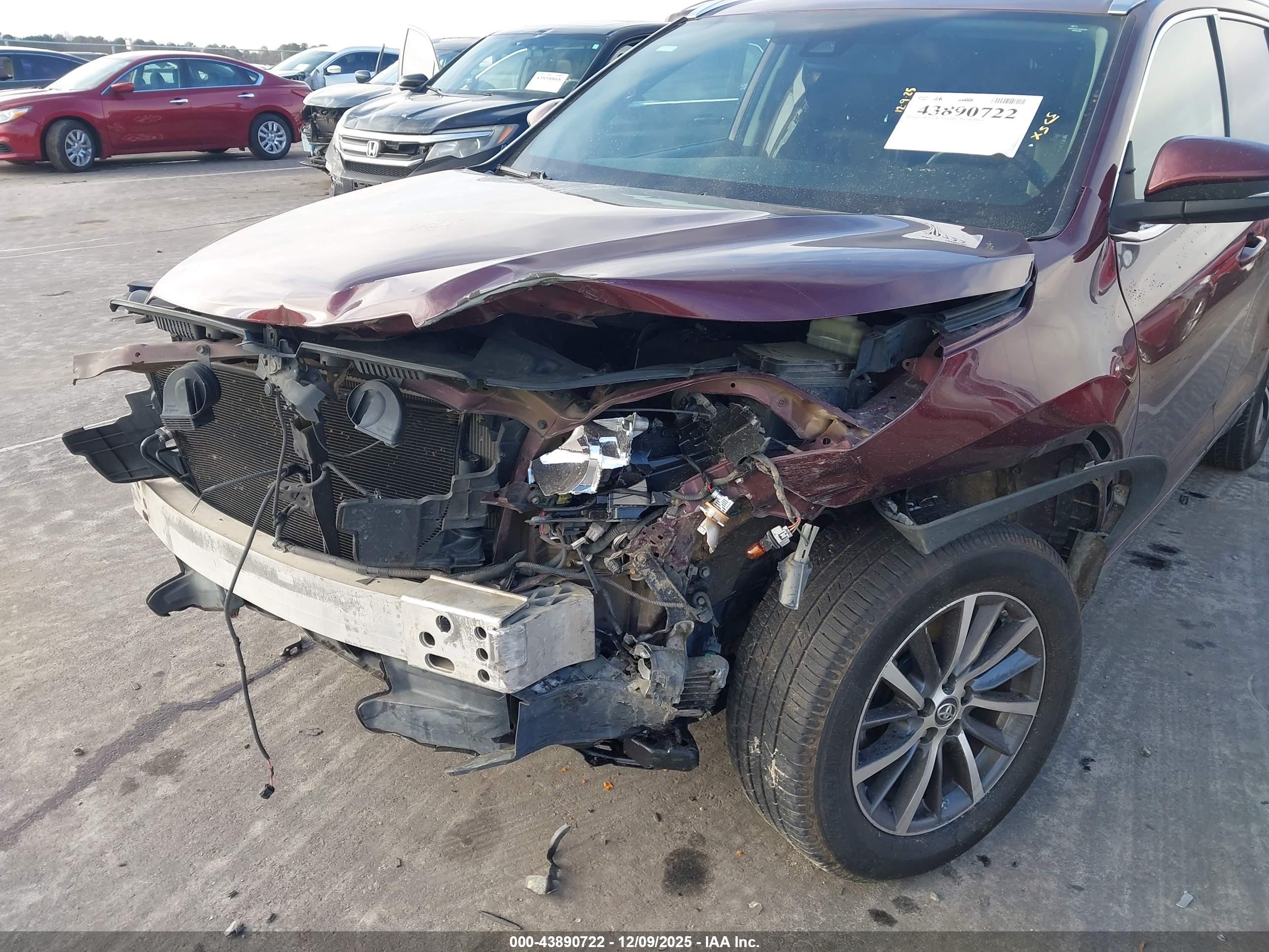 TOYOTA HIGHLANDER image 6