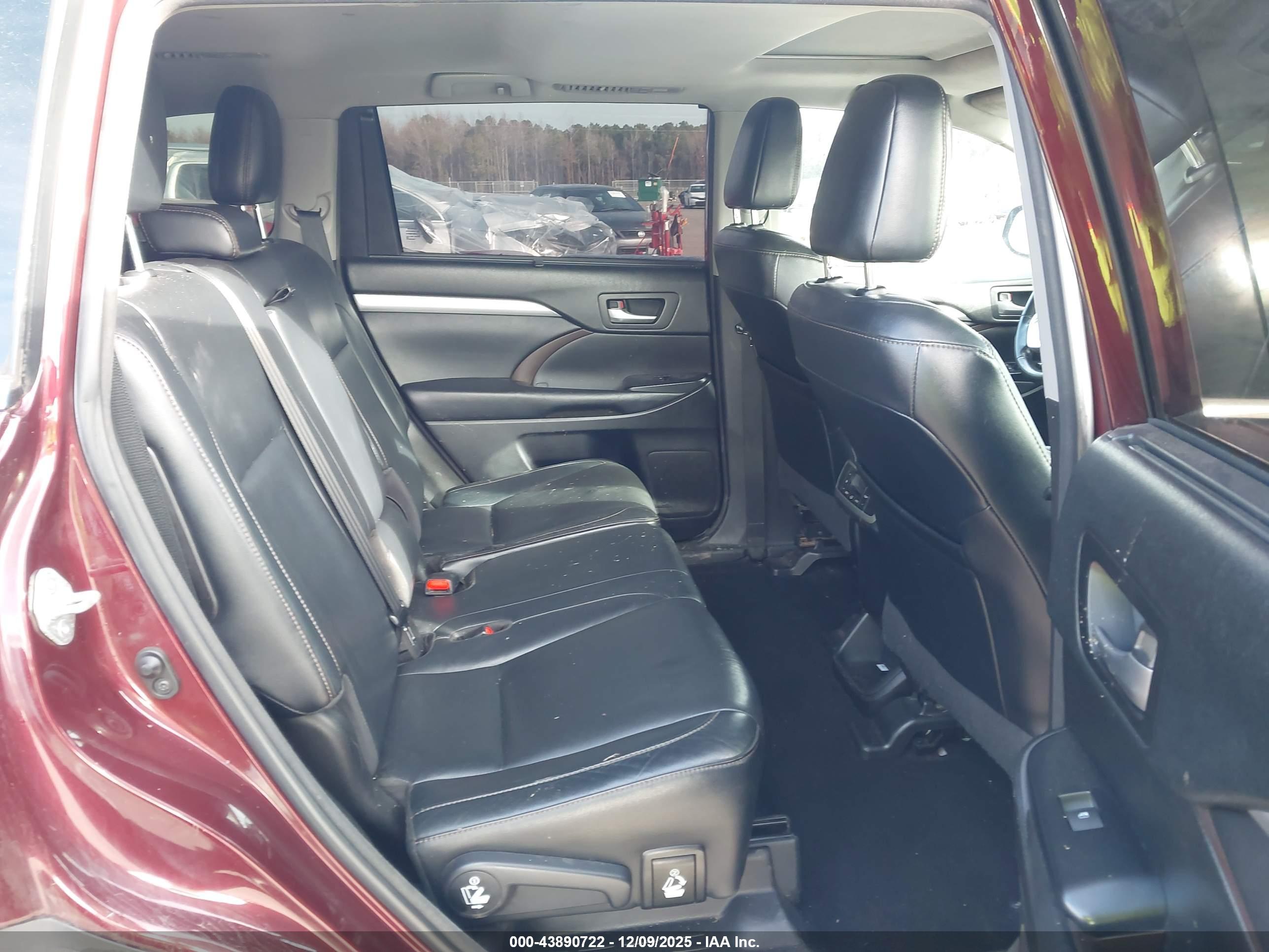 TOYOTA HIGHLANDER image 8