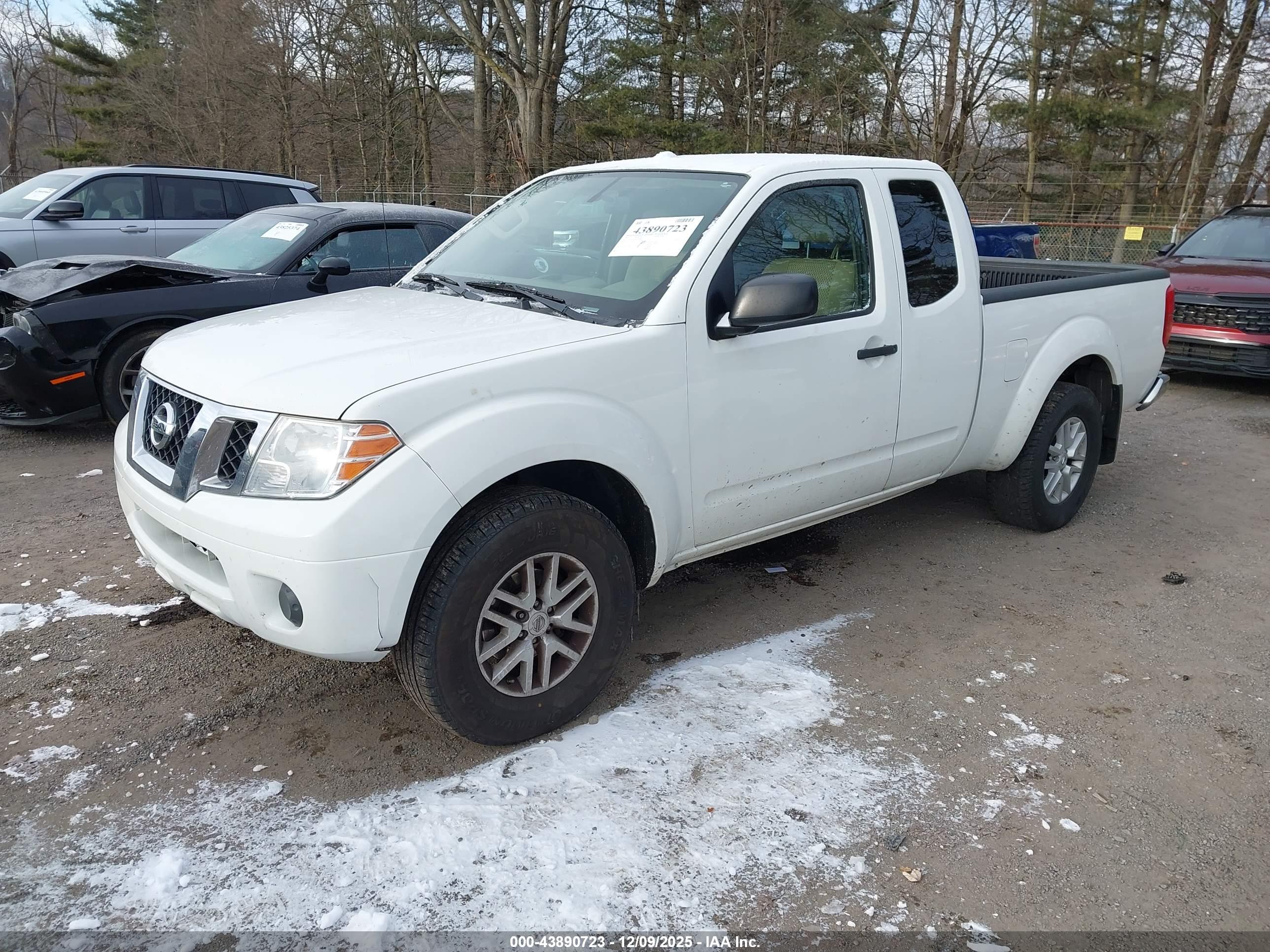 NISSAN FRONTIER image 2