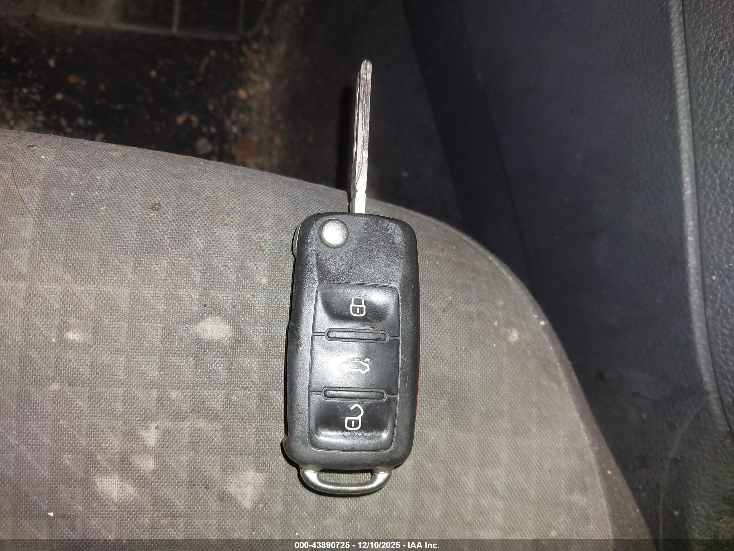 VOLKSWAGEN JETTA image 11