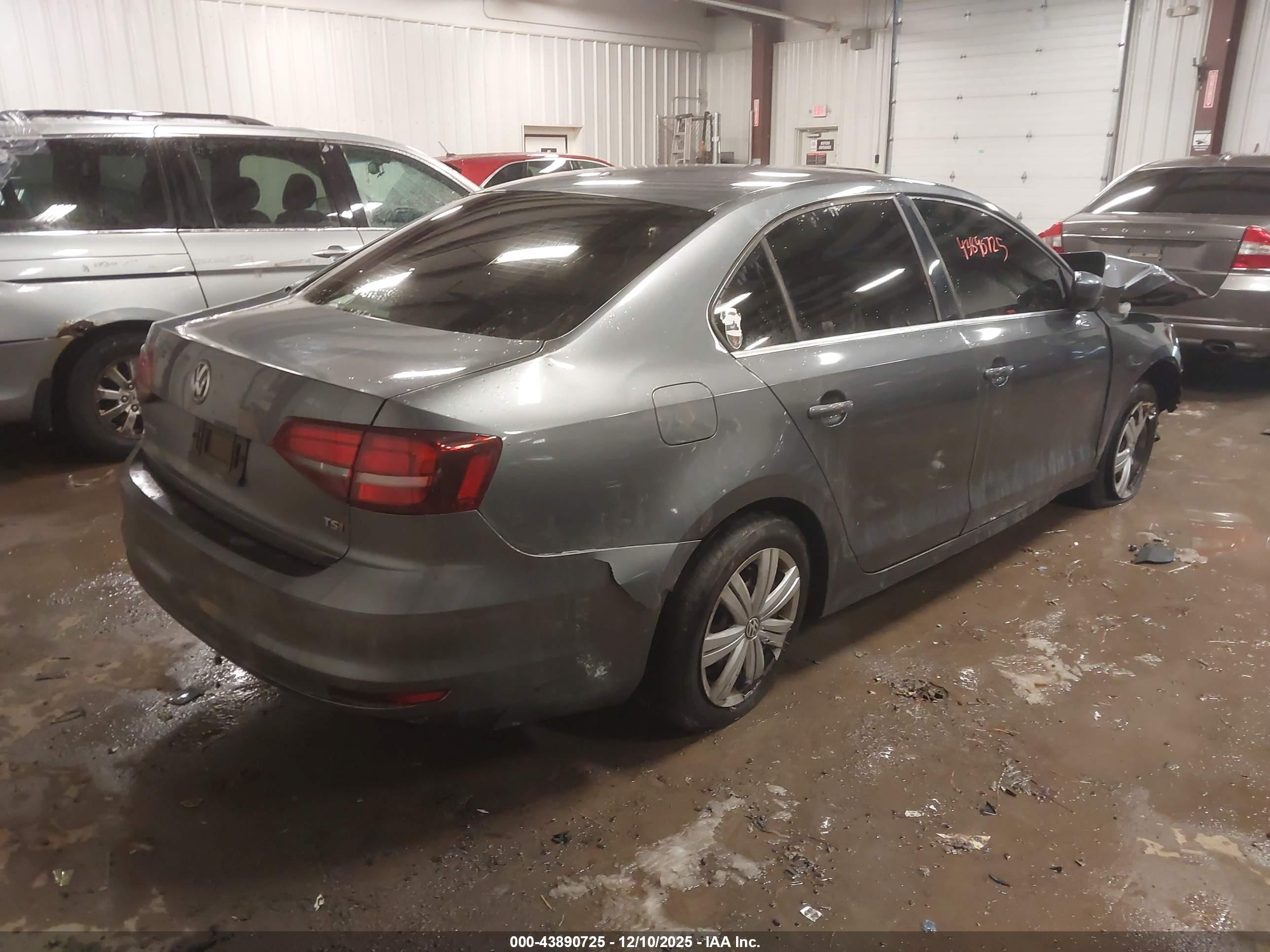 VOLKSWAGEN JETTA image 4