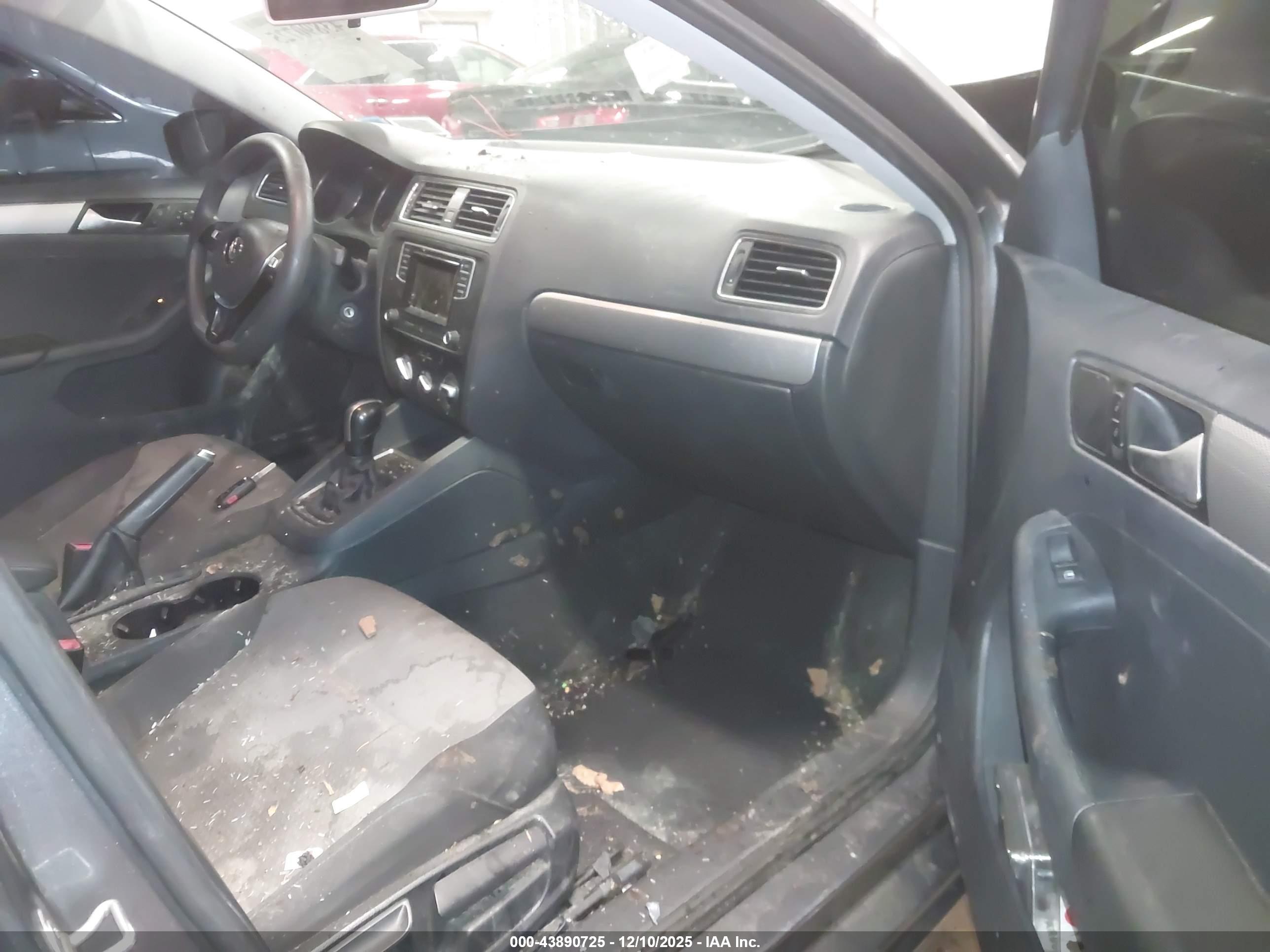 VOLKSWAGEN JETTA image 5