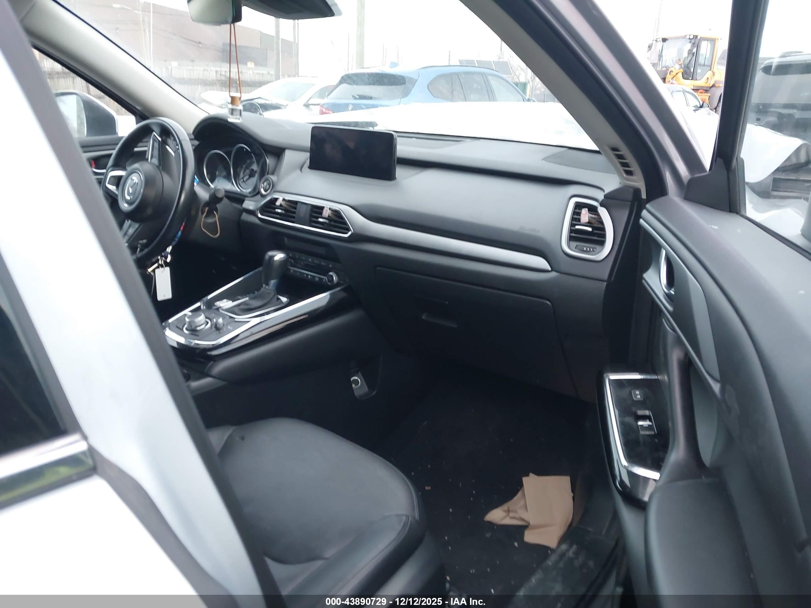 MAZDA CX-9 image 5