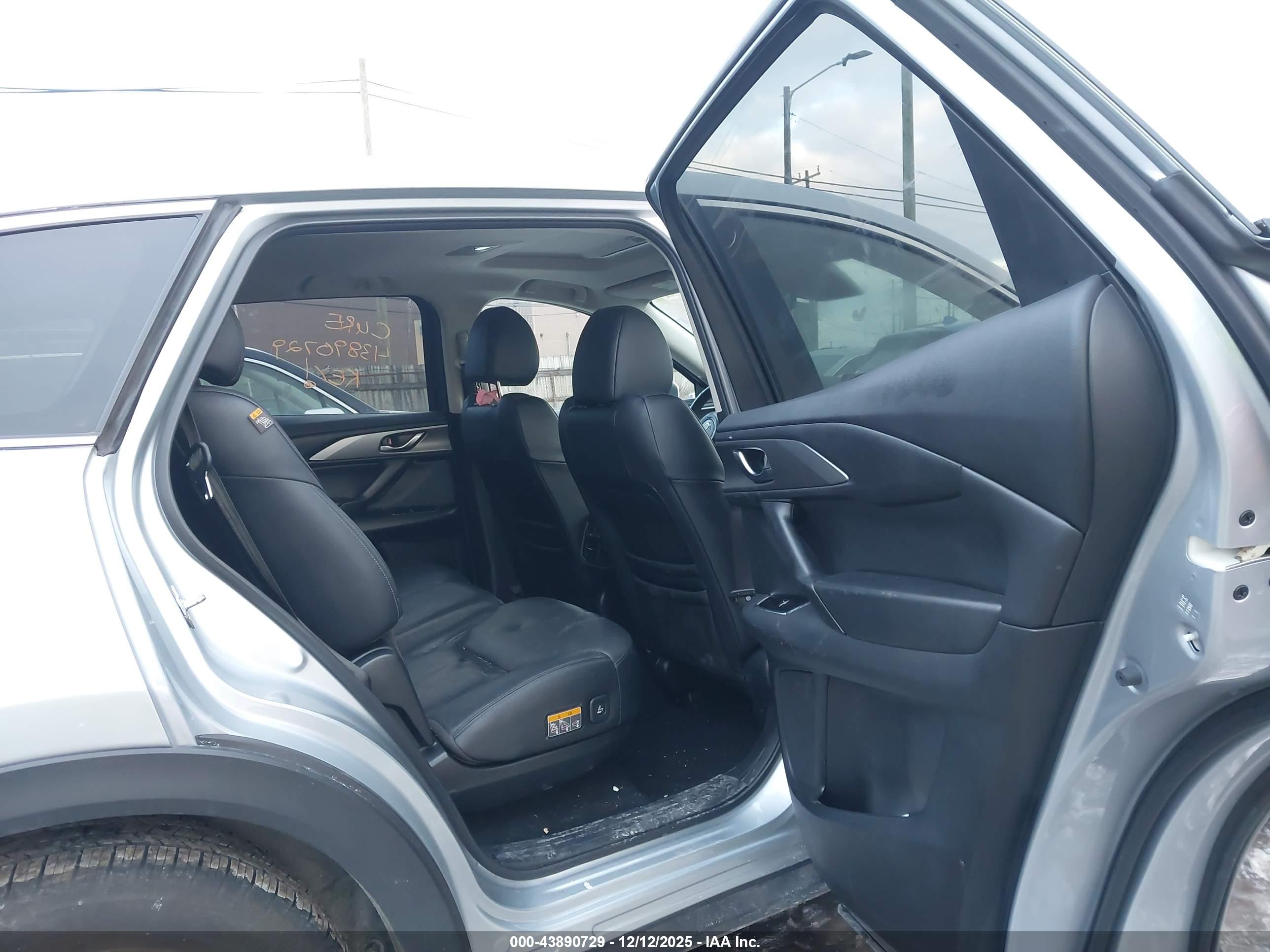 MAZDA CX-9 image 8
