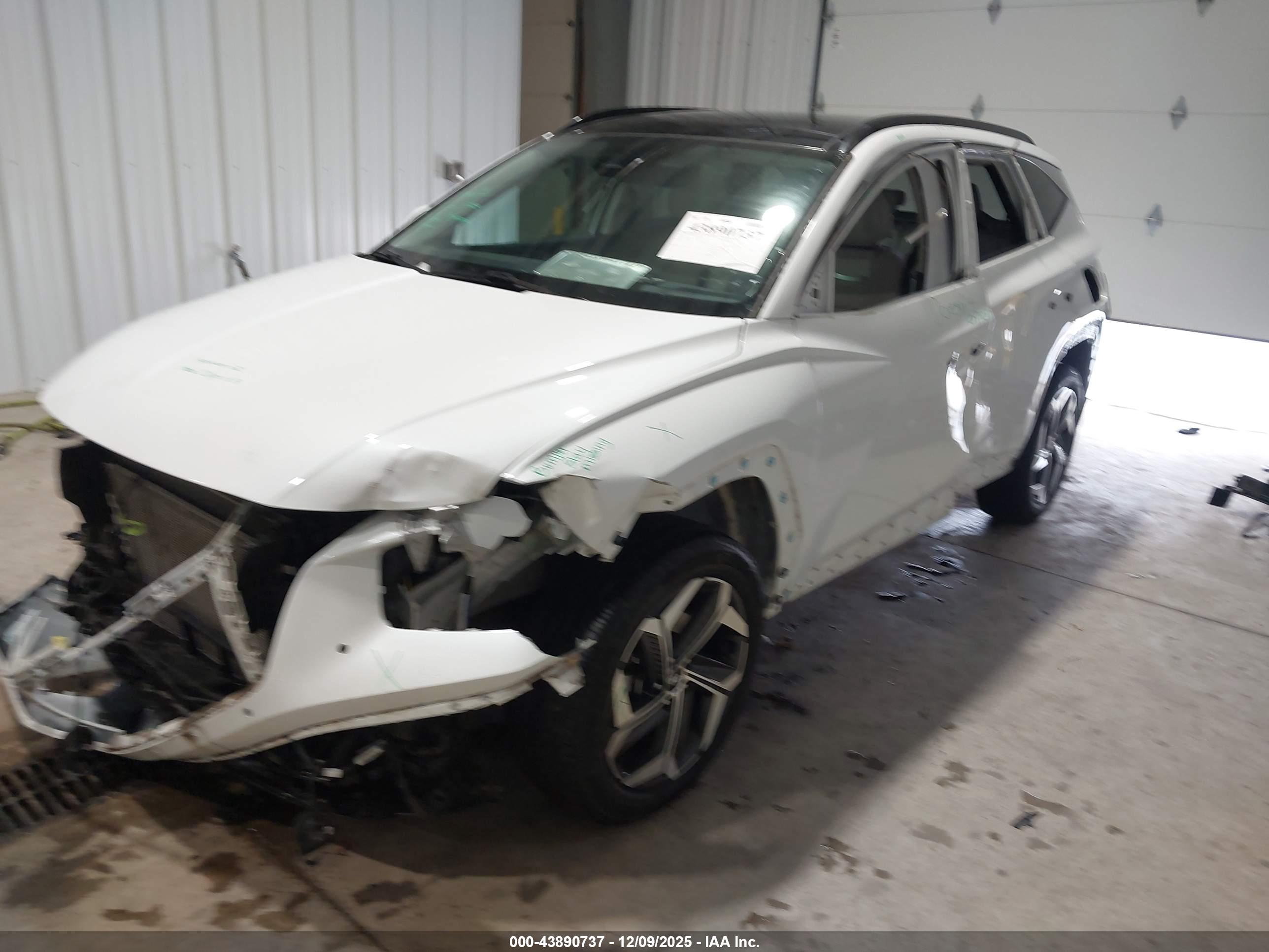 HYUNDAI TUCSON image 2