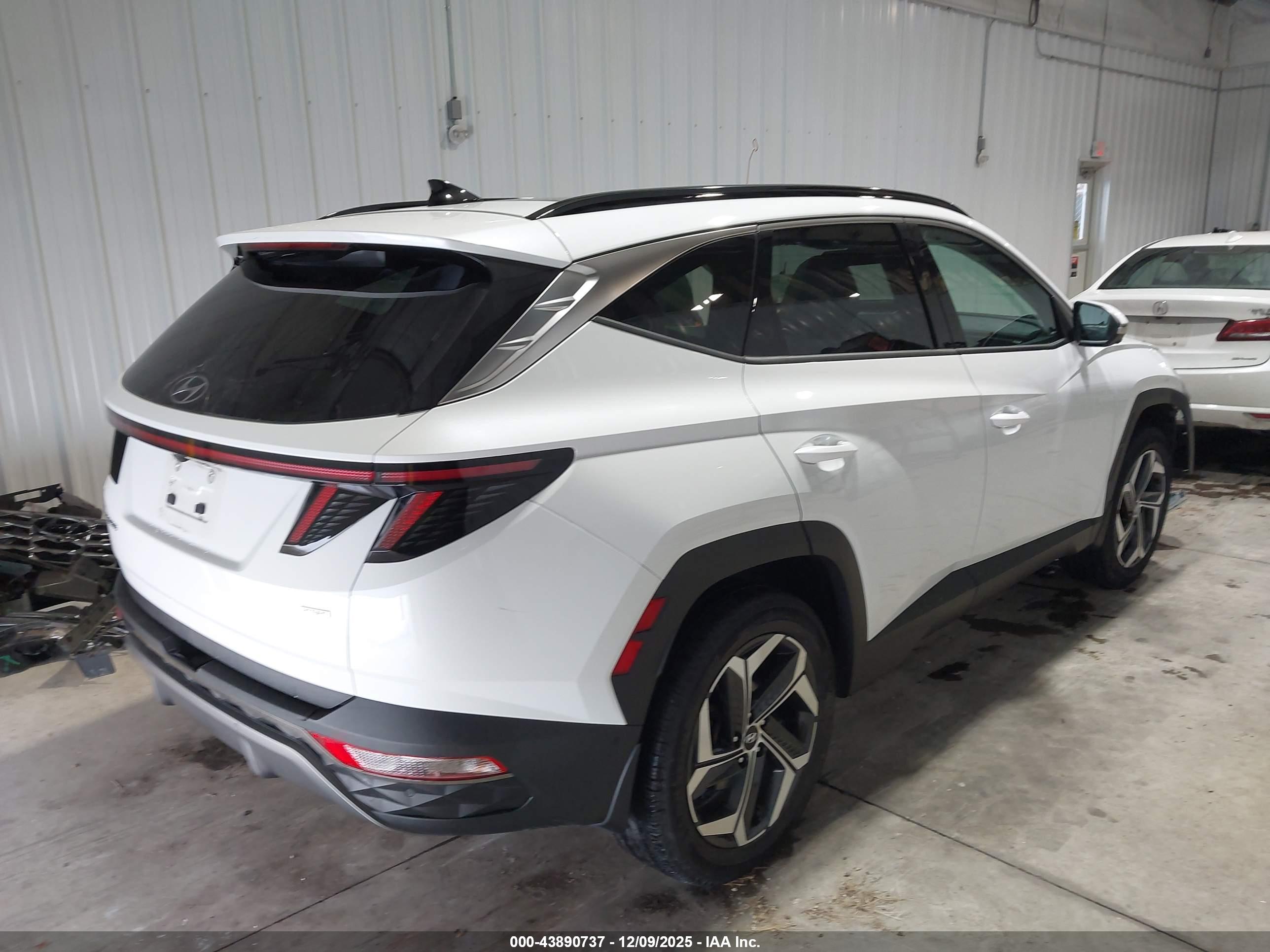 HYUNDAI TUCSON image 4