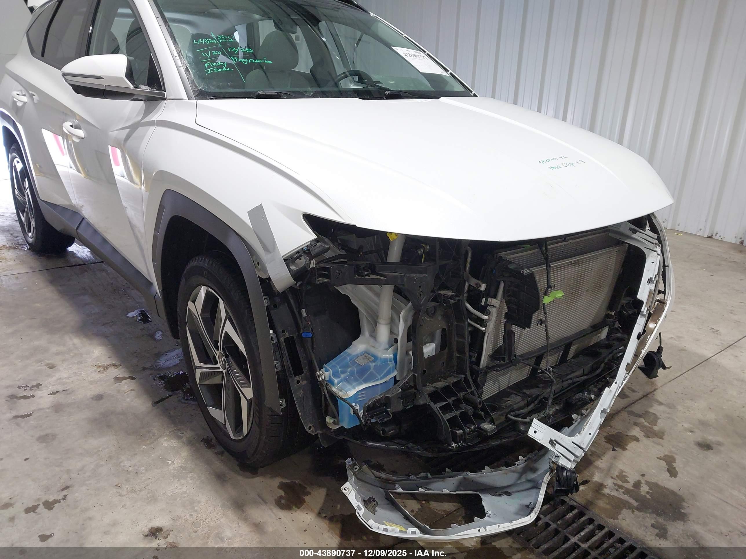 HYUNDAI TUCSON image 6