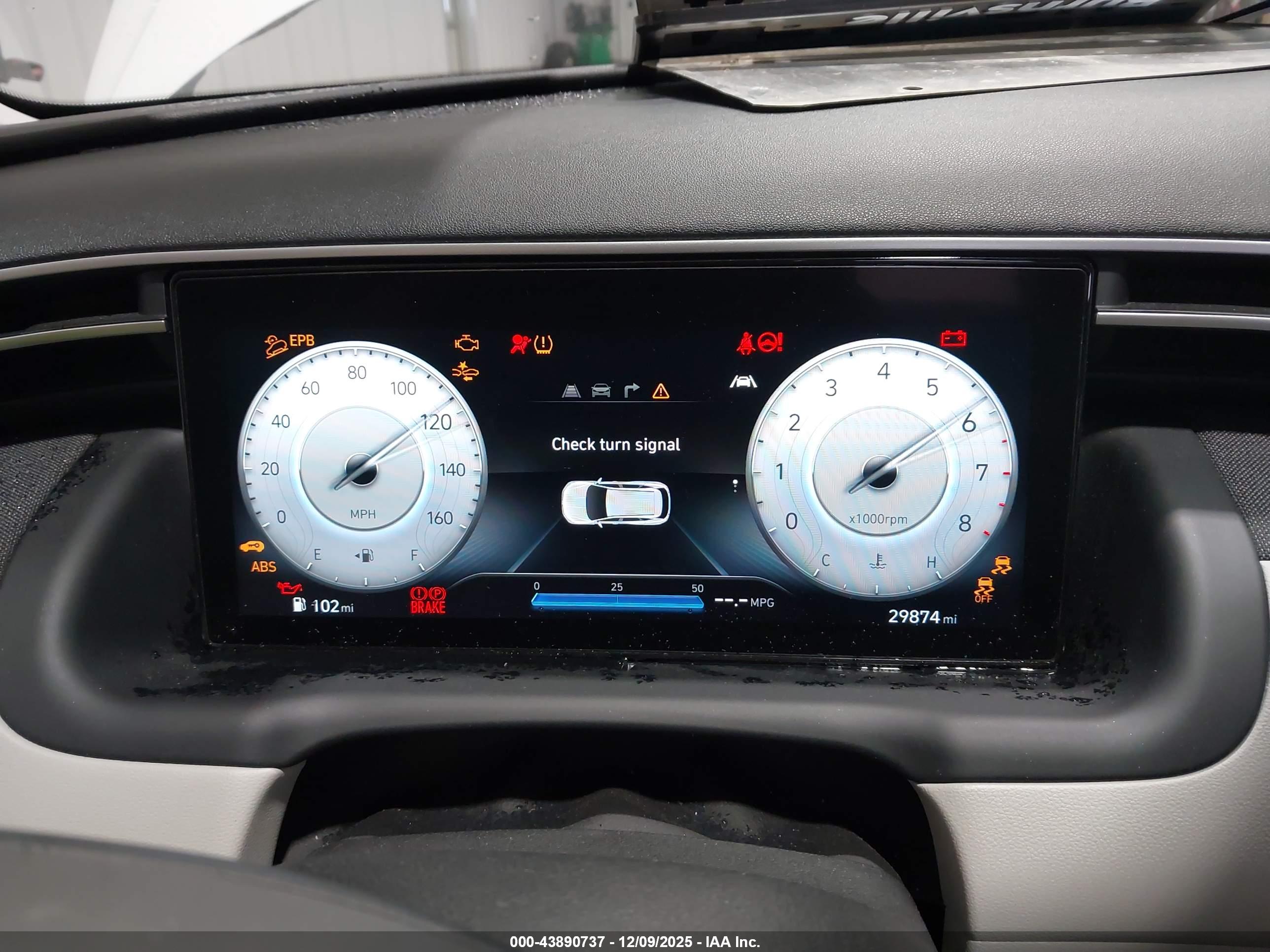 HYUNDAI TUCSON image 7