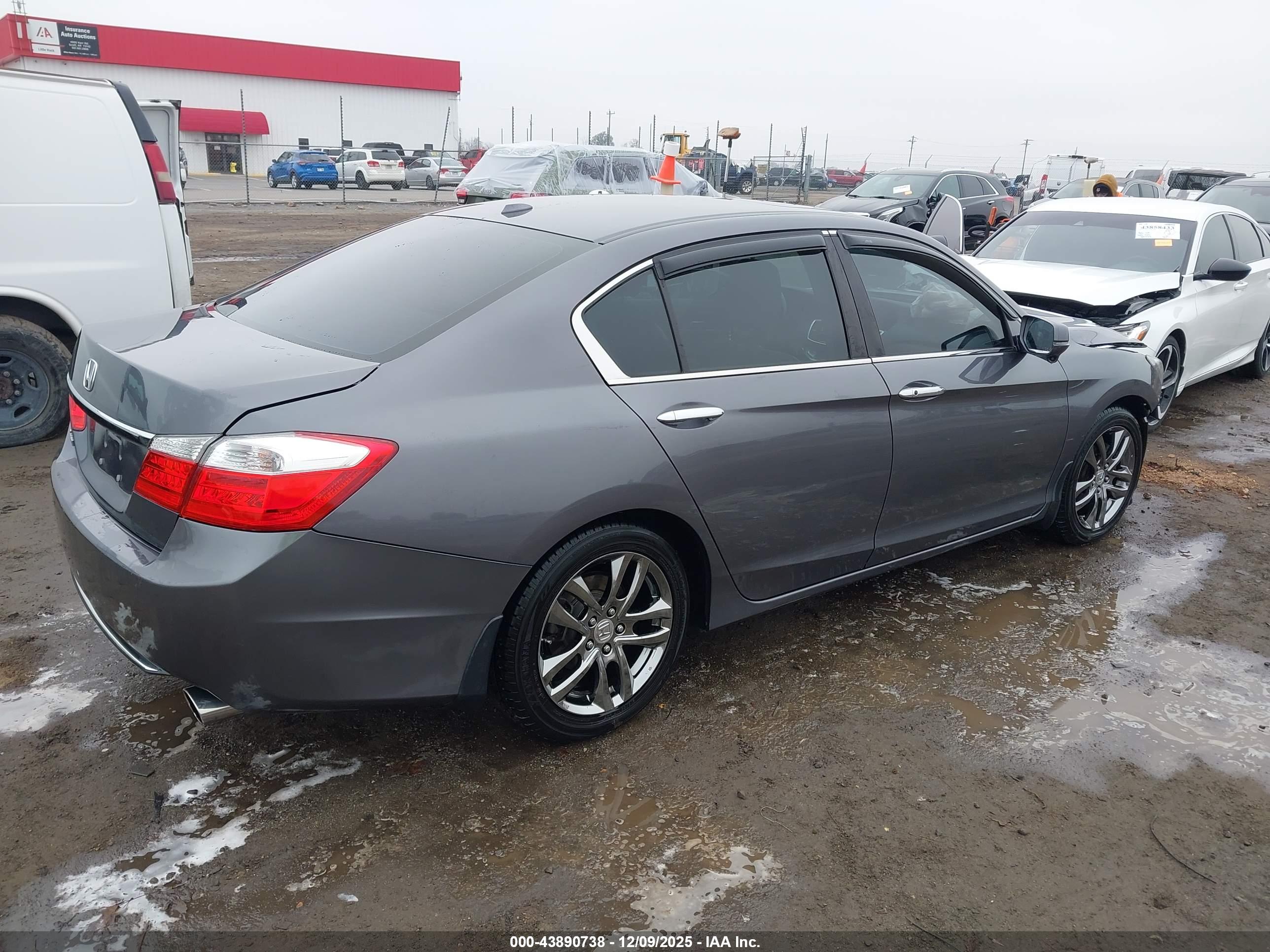 HONDA ACCORD image 4