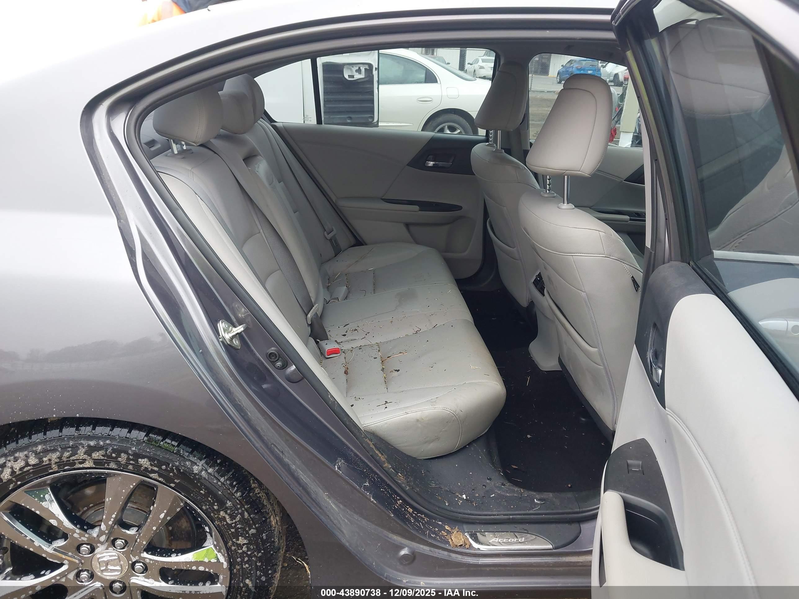 HONDA ACCORD image 8