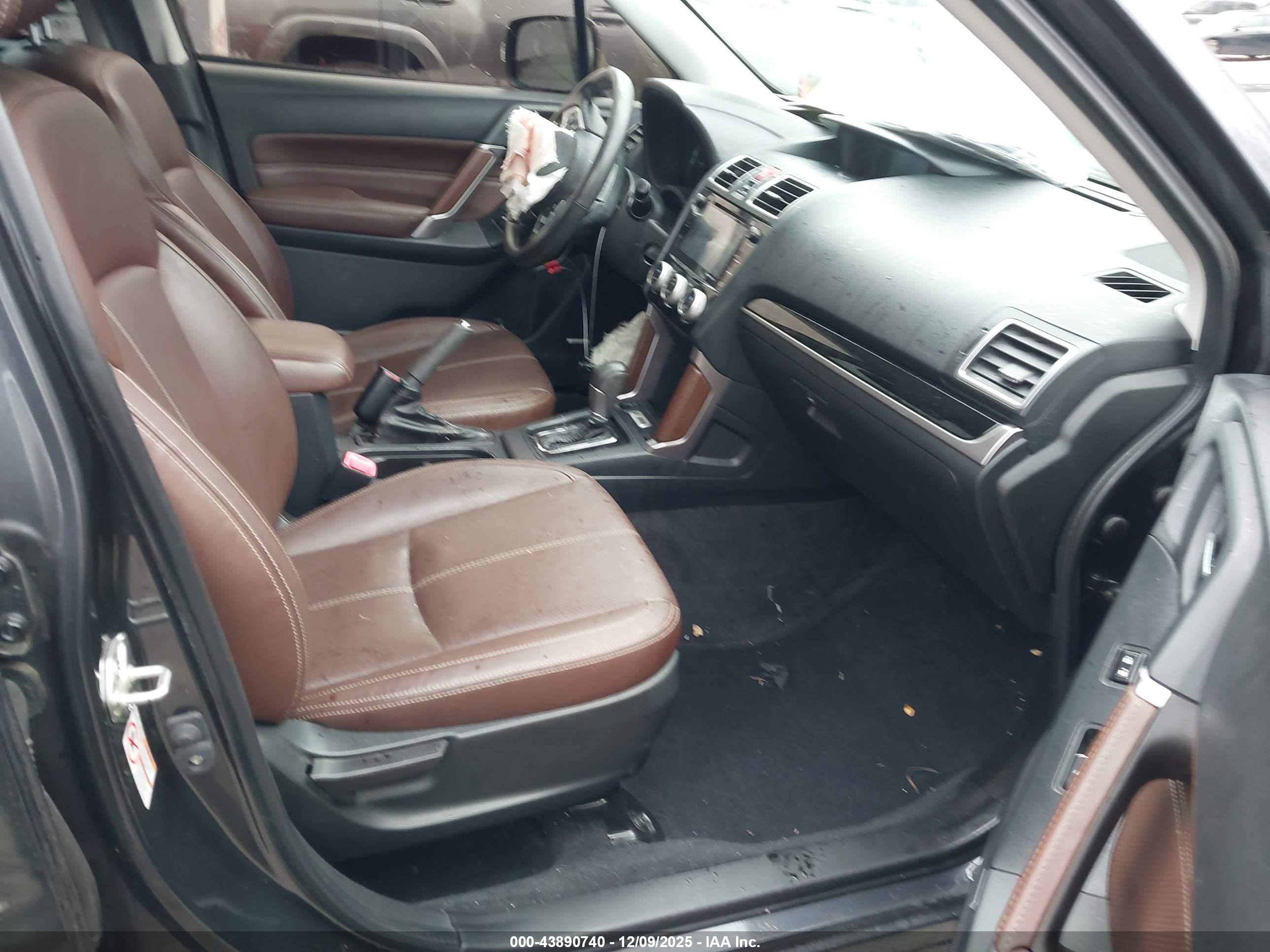 SUBARU FORESTER image 5