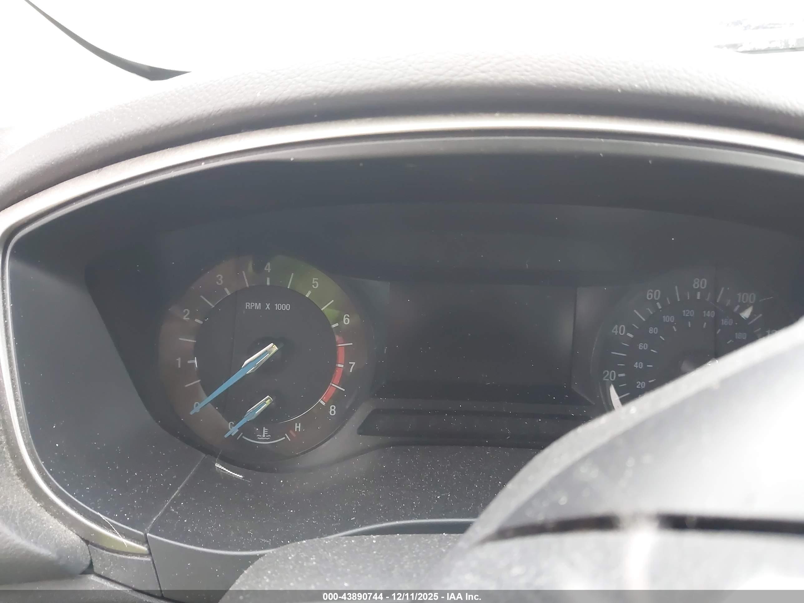 FORD FUSION image 7