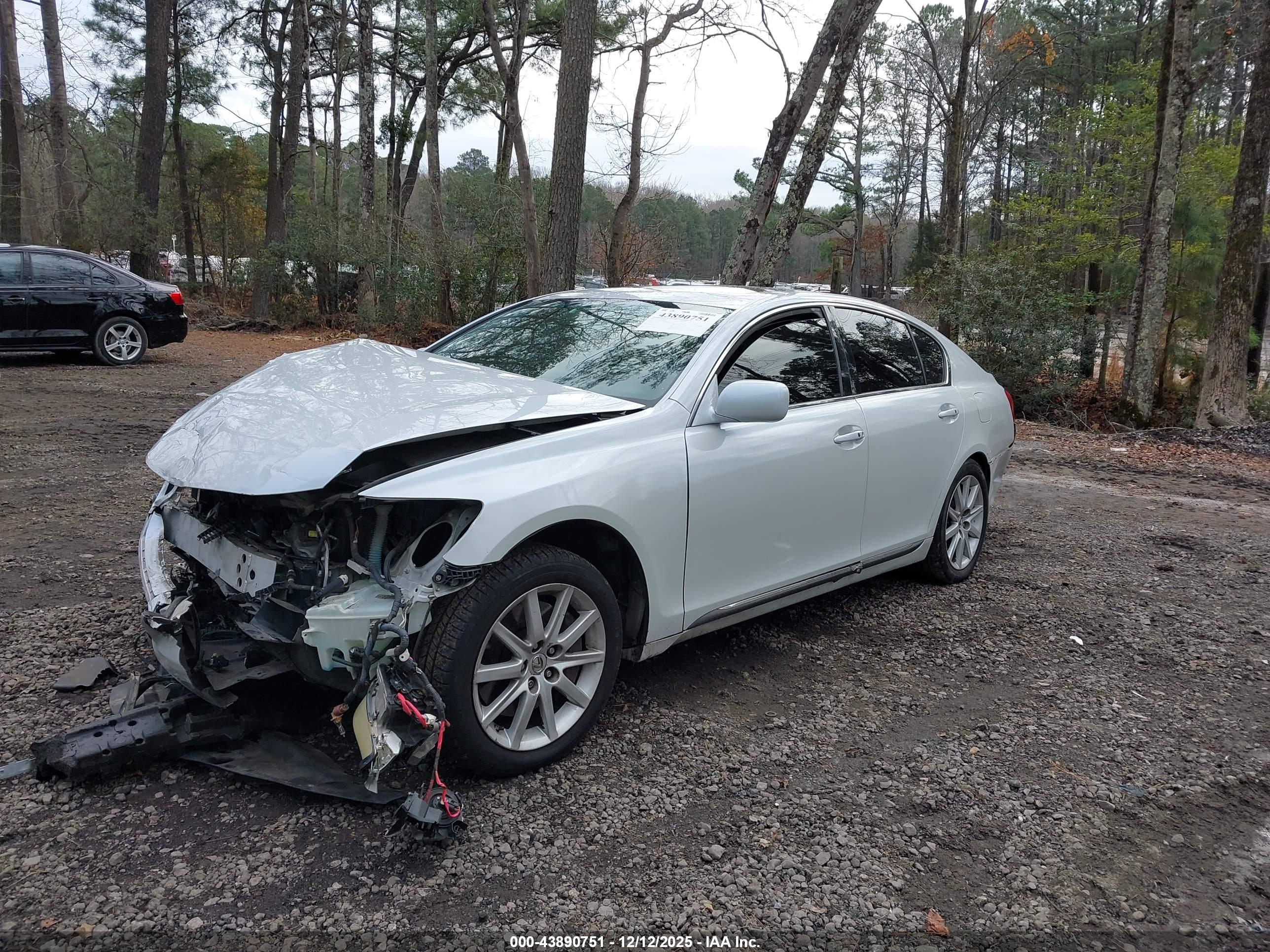 LEXUS GS image 2