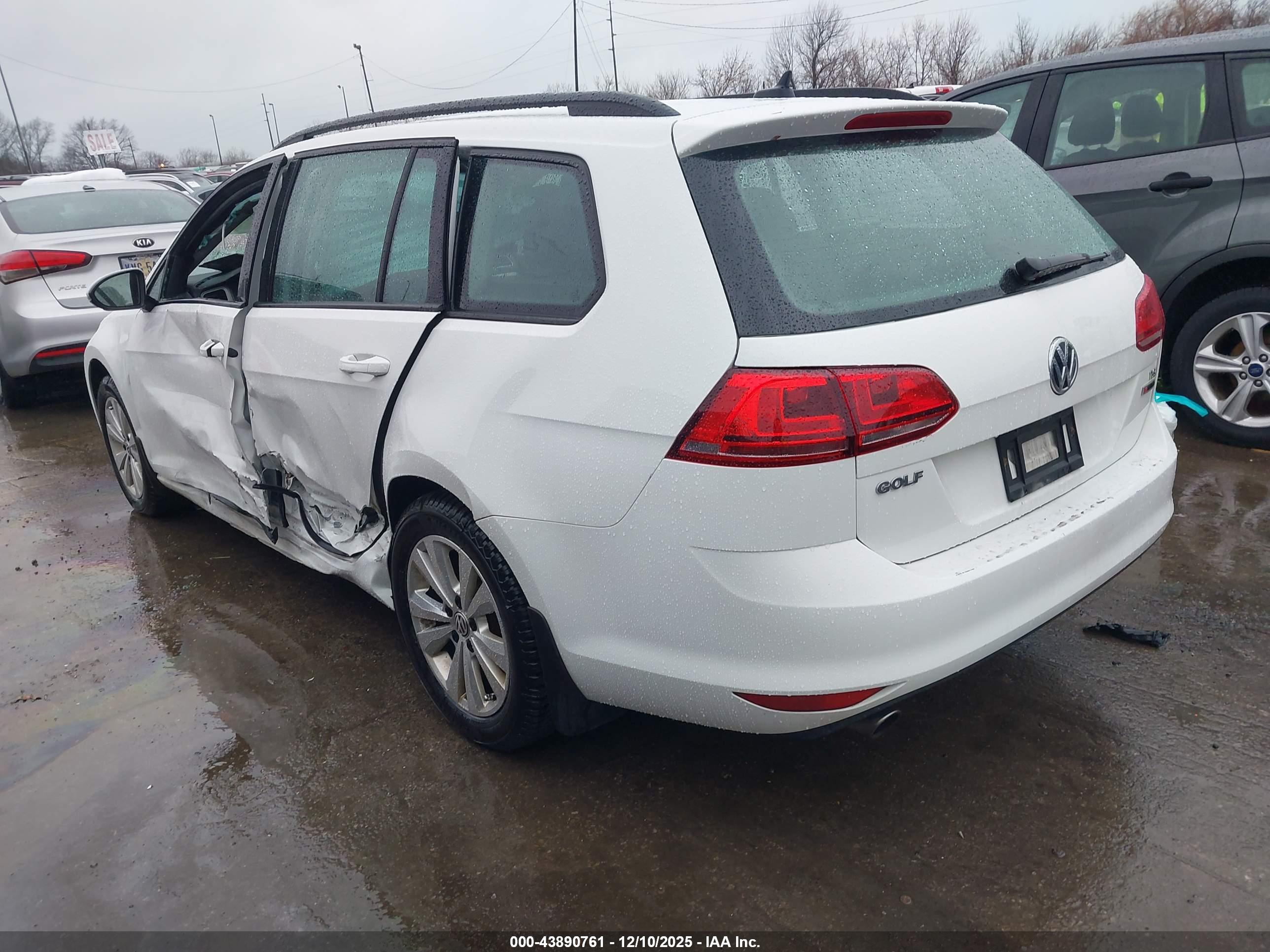 VOLKSWAGEN GOLF image 3