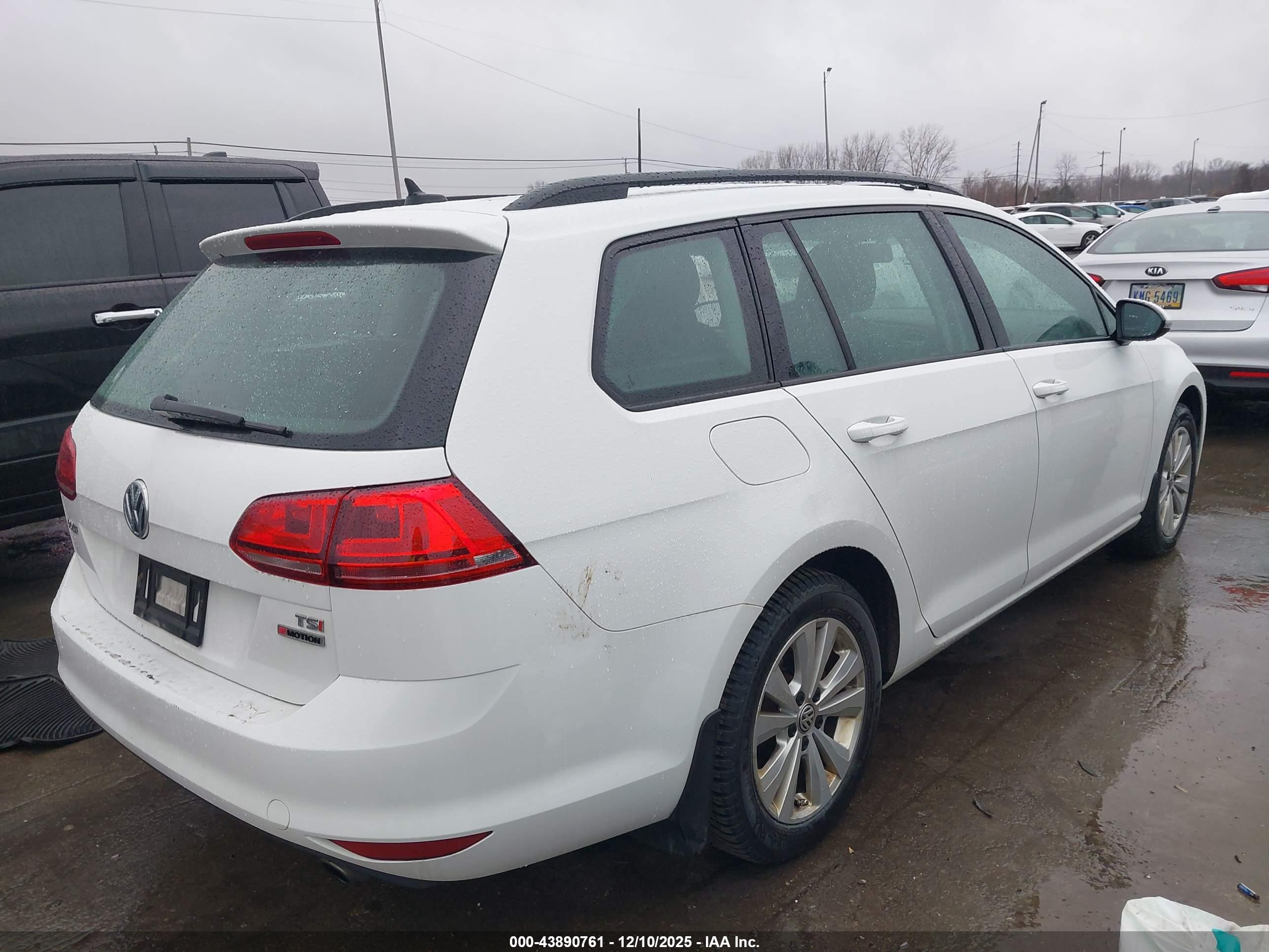VOLKSWAGEN GOLF image 4