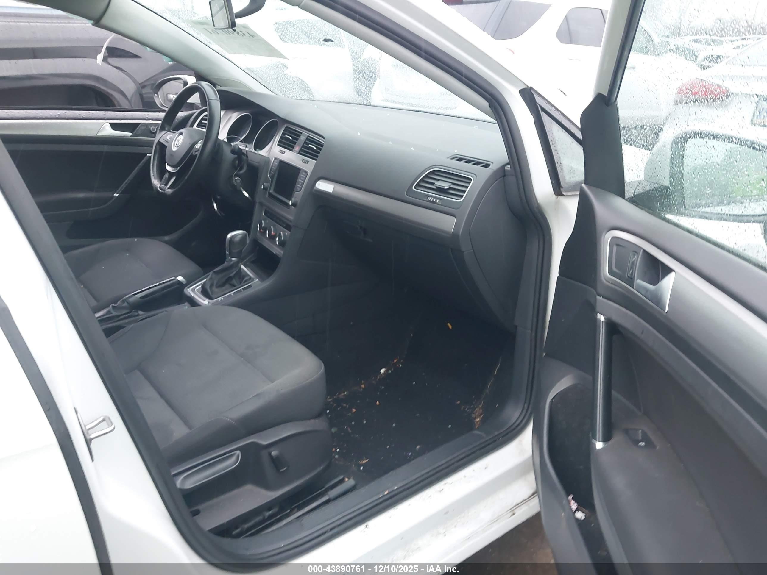 VOLKSWAGEN GOLF image 5