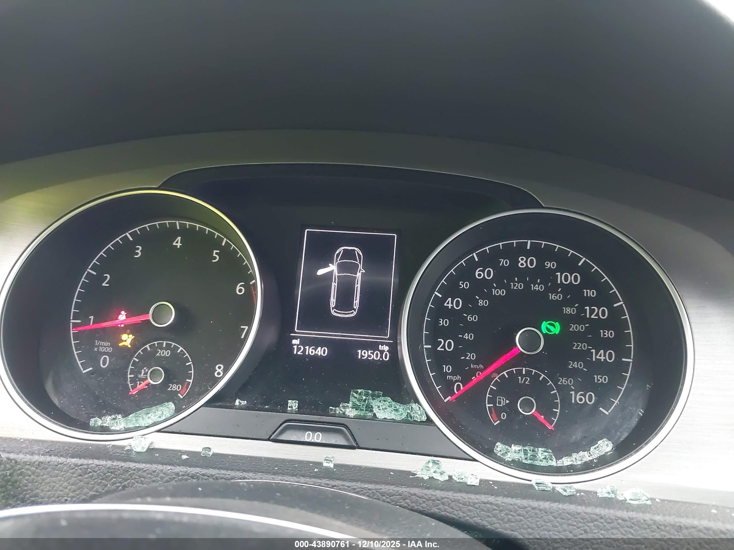 VOLKSWAGEN GOLF image 7
