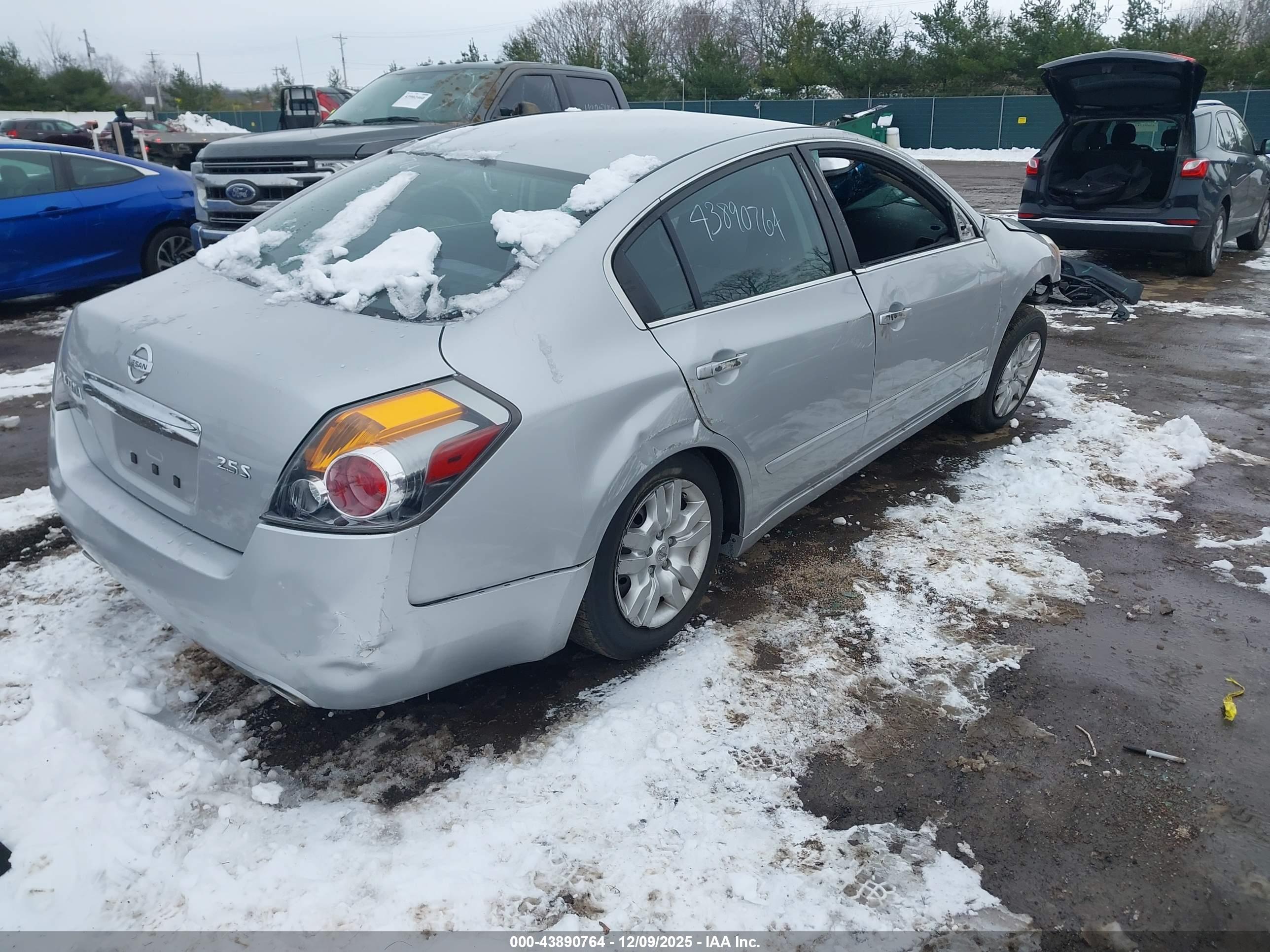 NISSAN ALTIMA image 4
