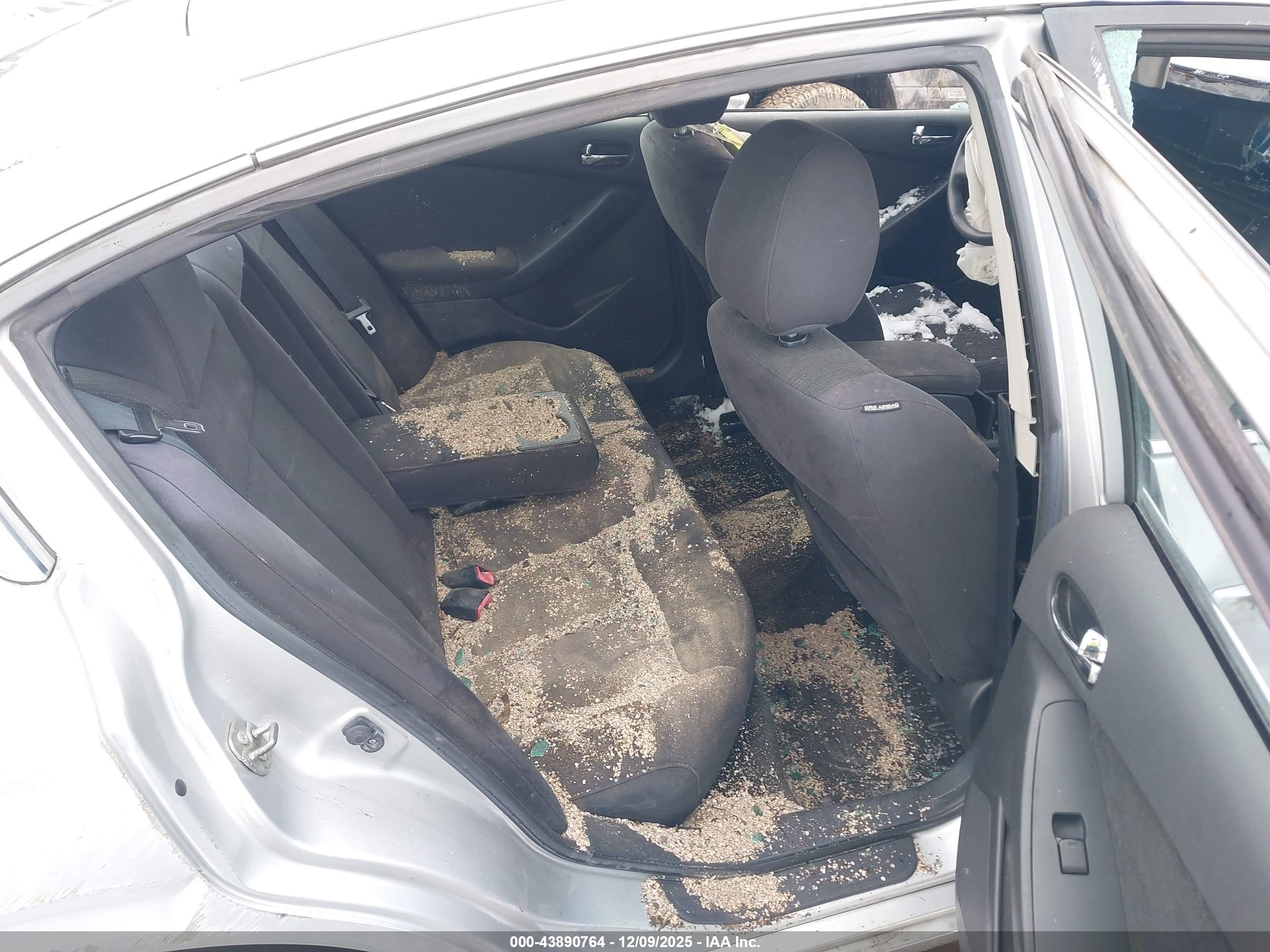NISSAN ALTIMA image 8
