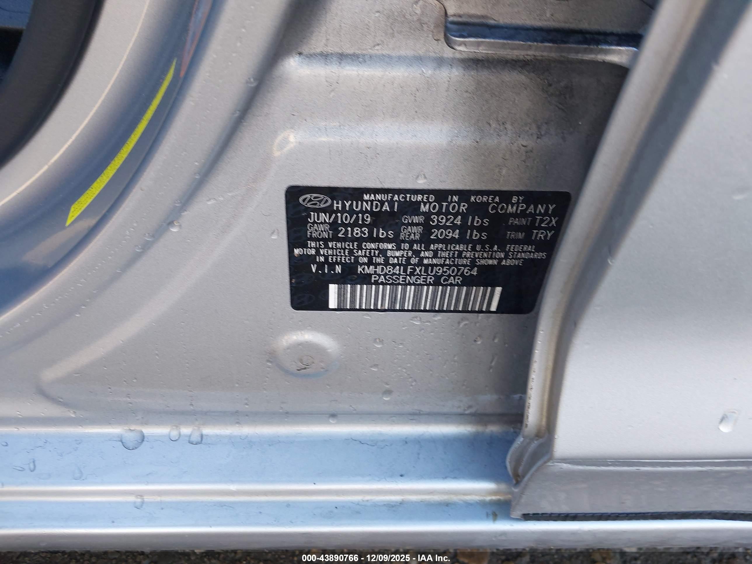 HYUNDAI ELANTRA image 9