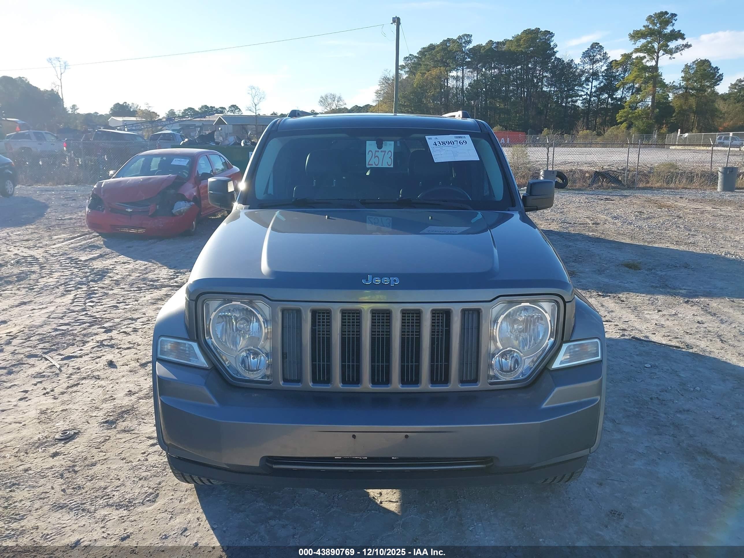 JEEP LIBERTY image 6