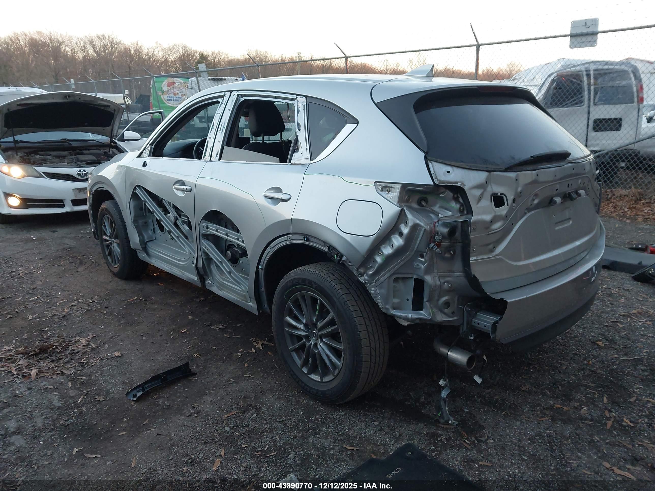 MAZDA CX-5 image 3