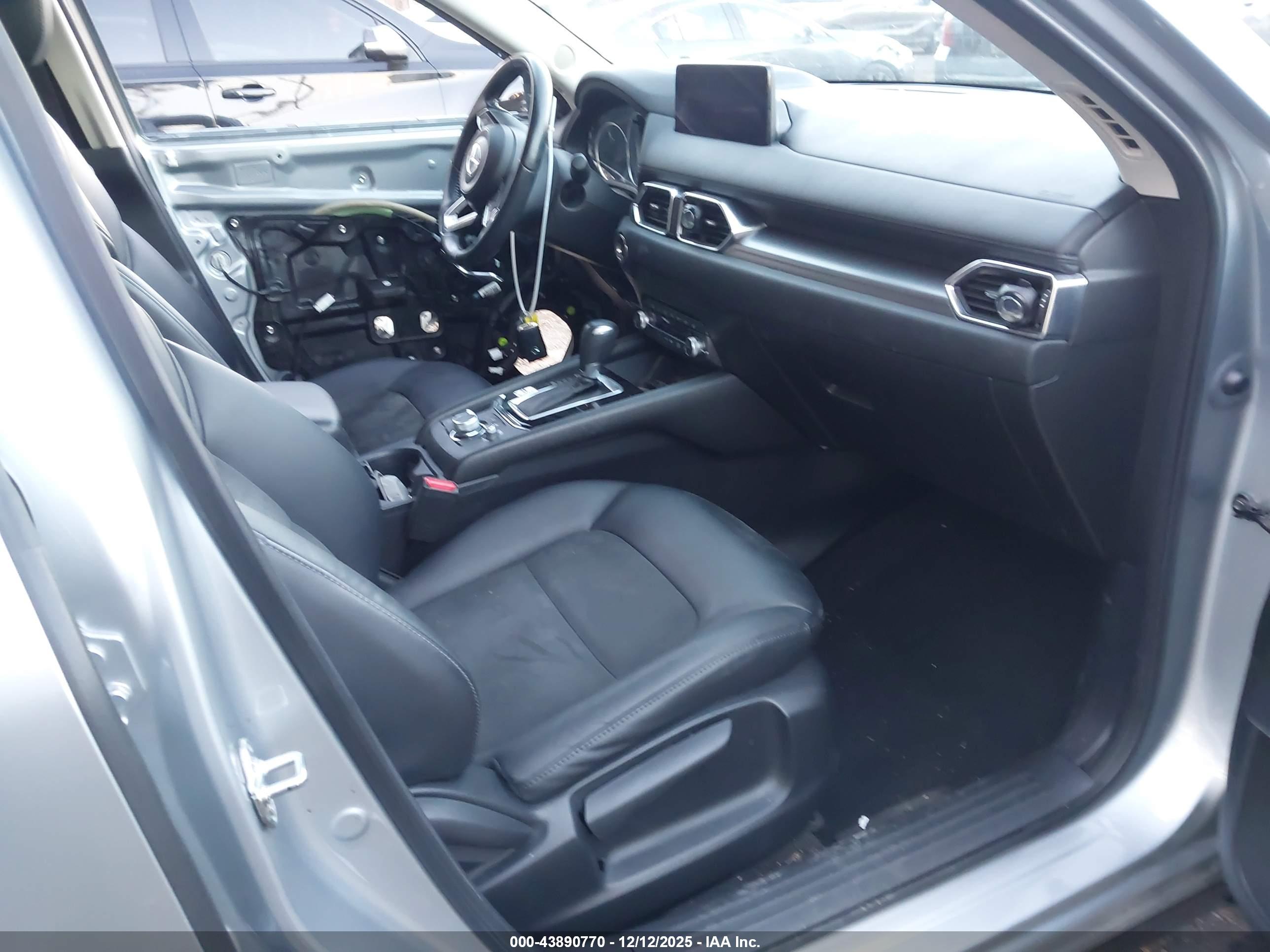 MAZDA CX-5 image 5