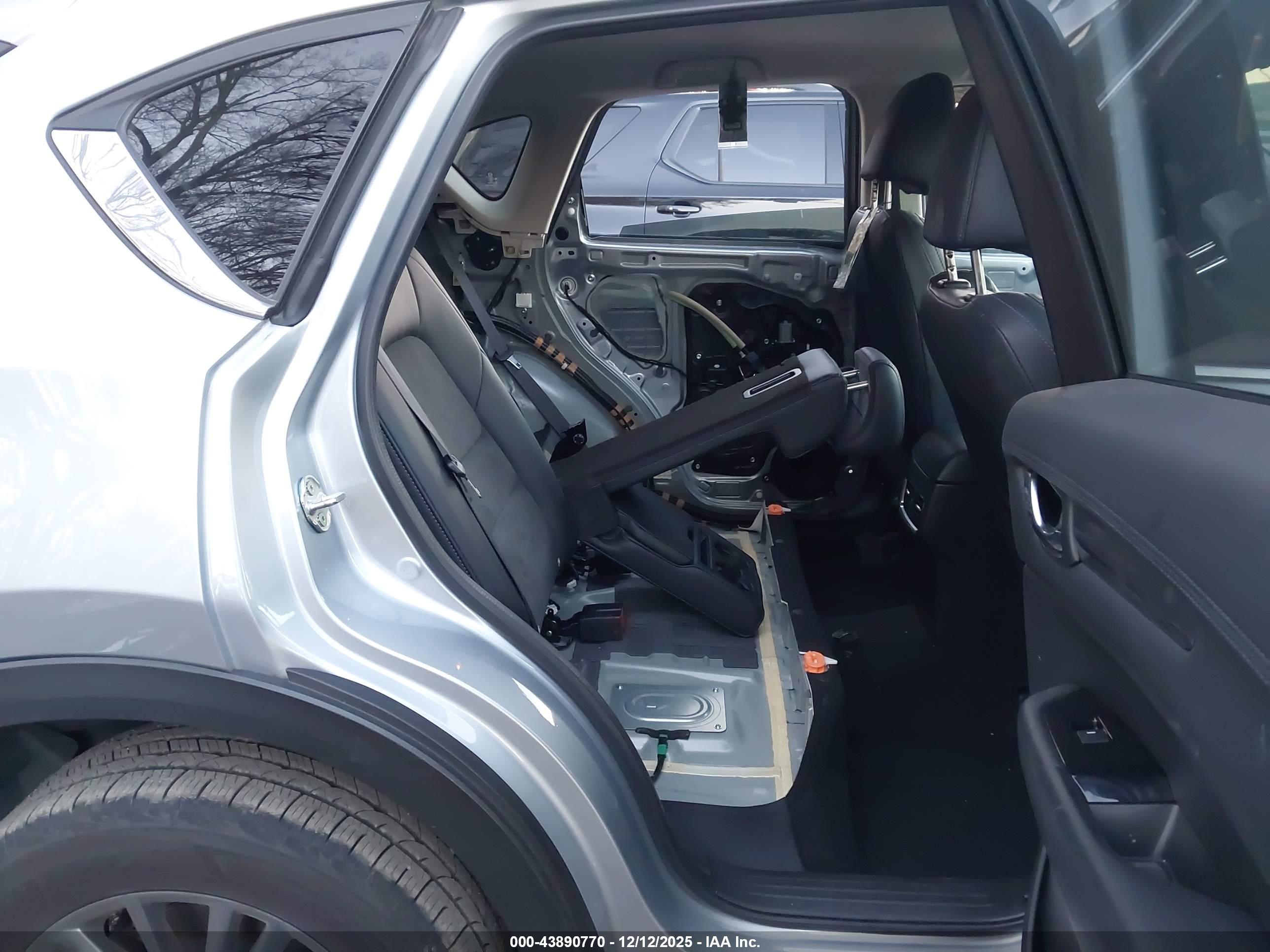 MAZDA CX-5 image 8
