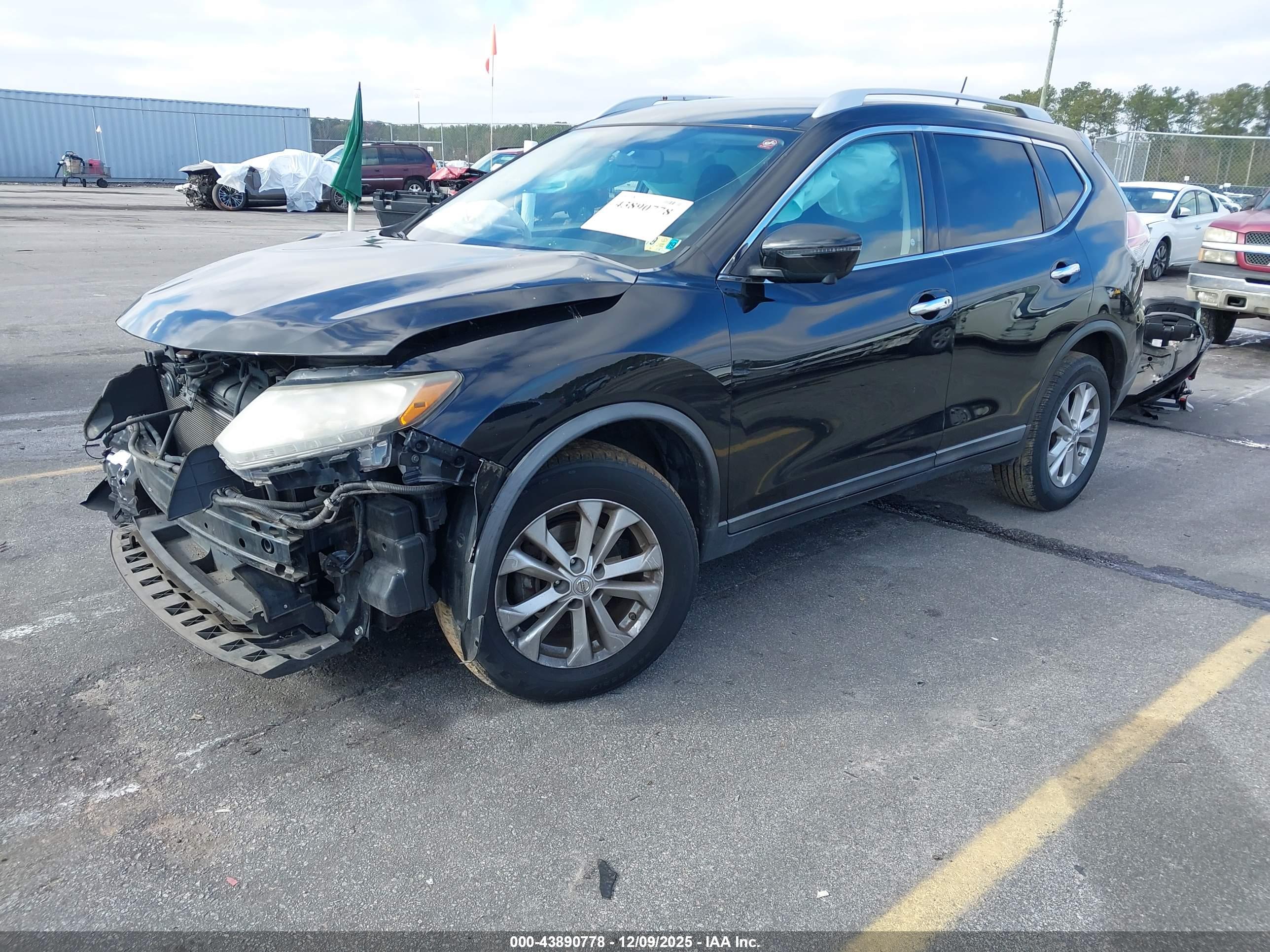 NISSAN ROGUE image 2
