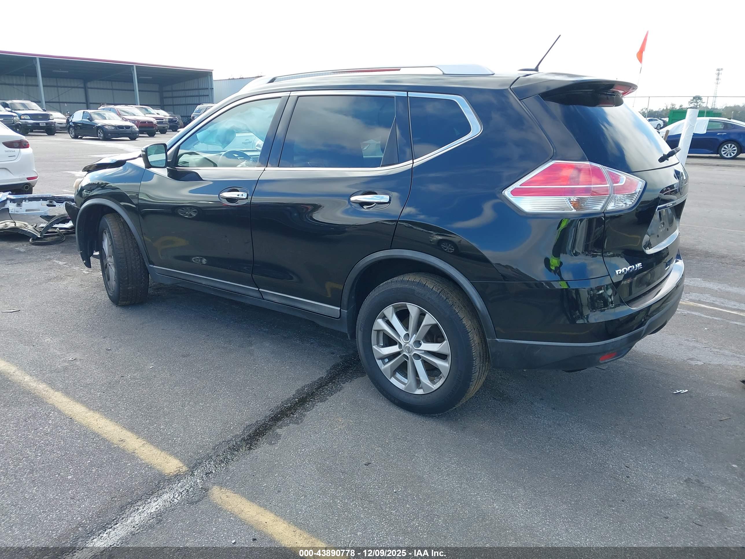 NISSAN ROGUE image 3