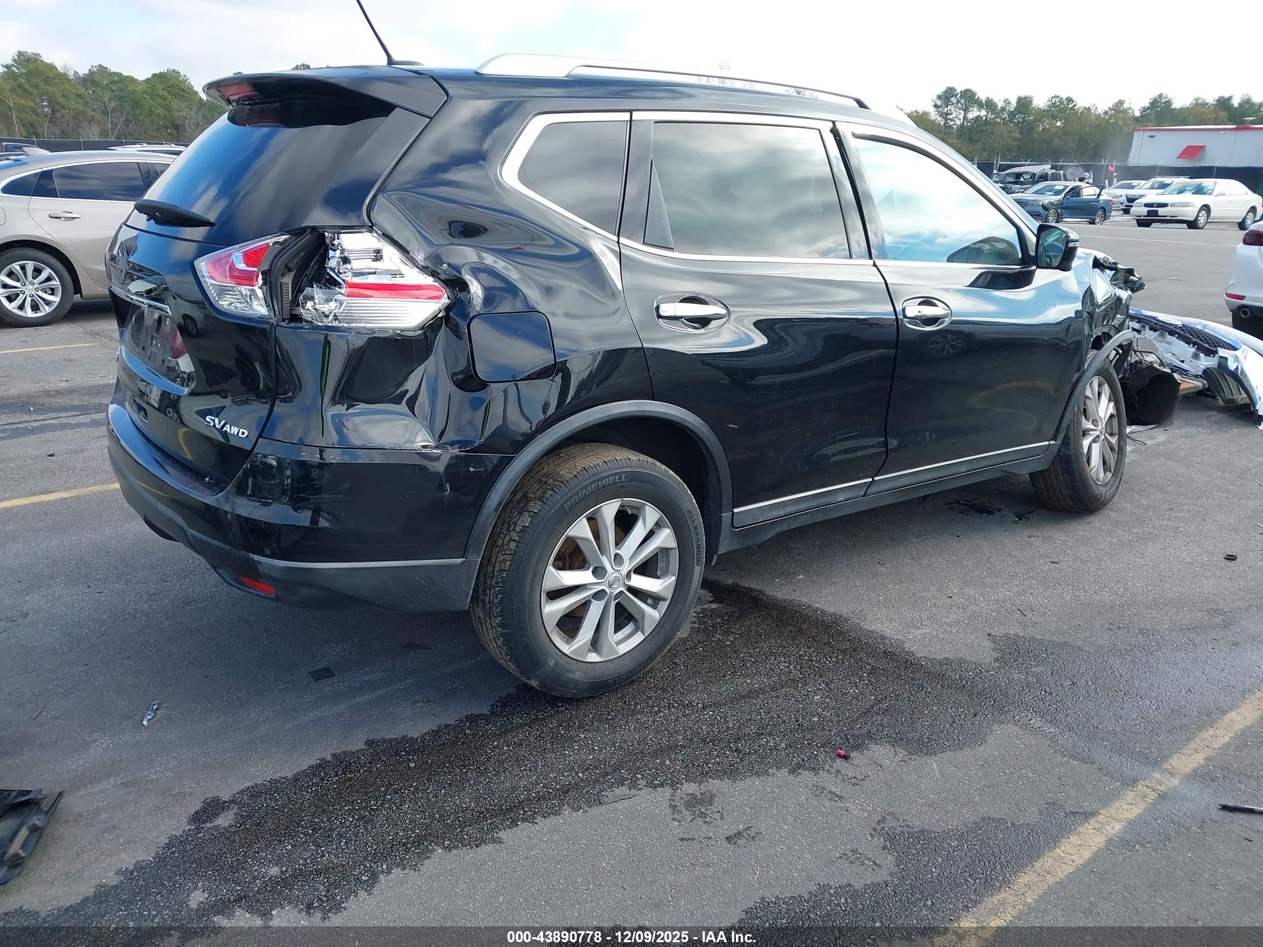 NISSAN ROGUE image 4