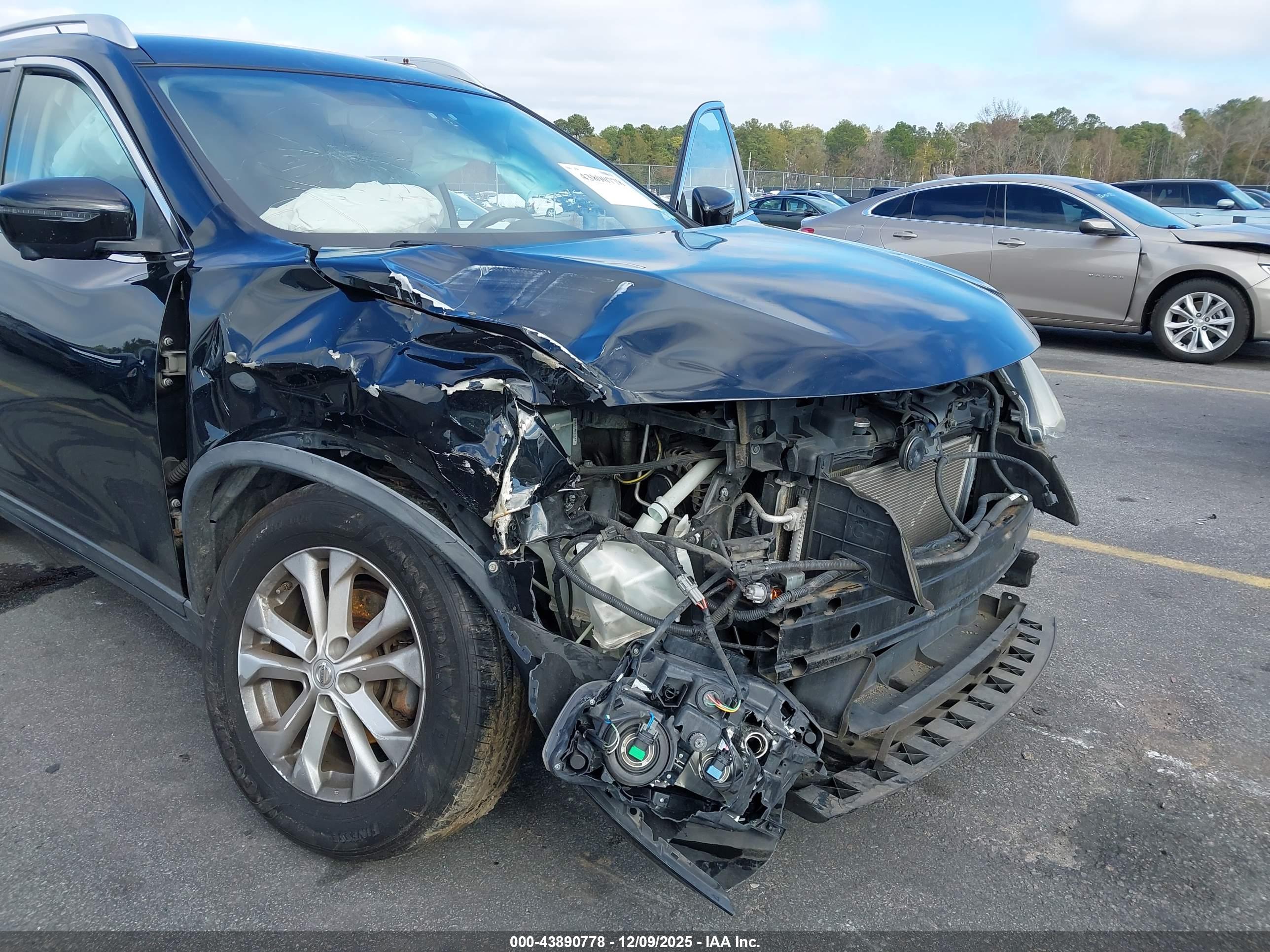 NISSAN ROGUE image 6
