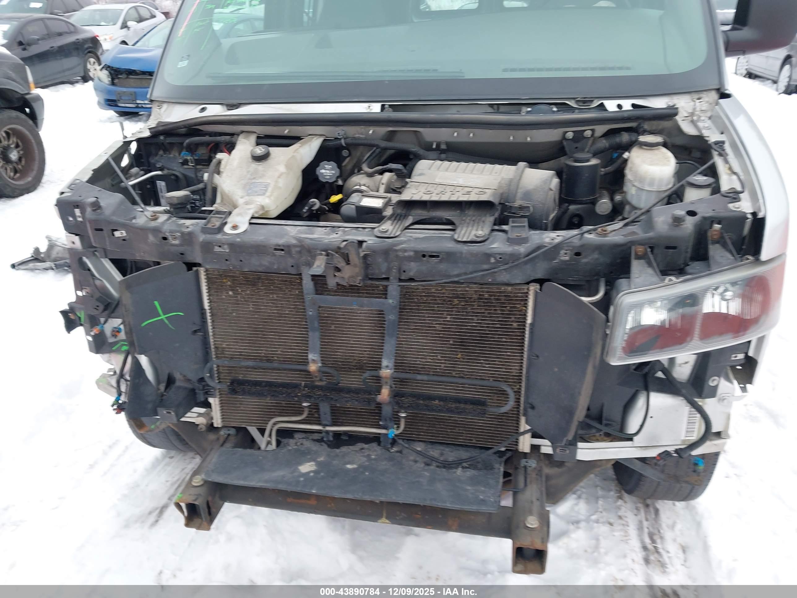 CHEVROLET EXPRESS image 6