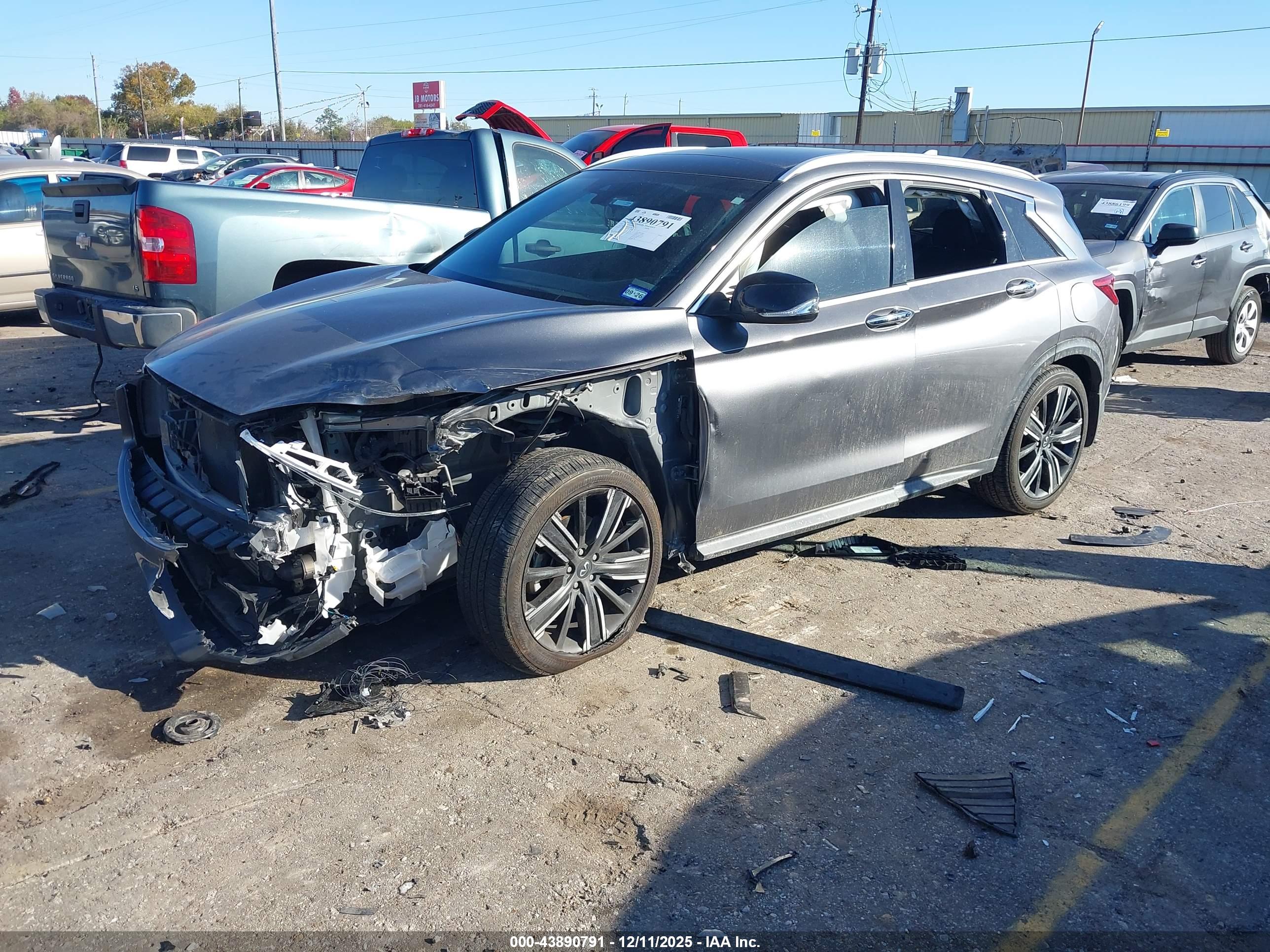 INFINITI QX50 image 2