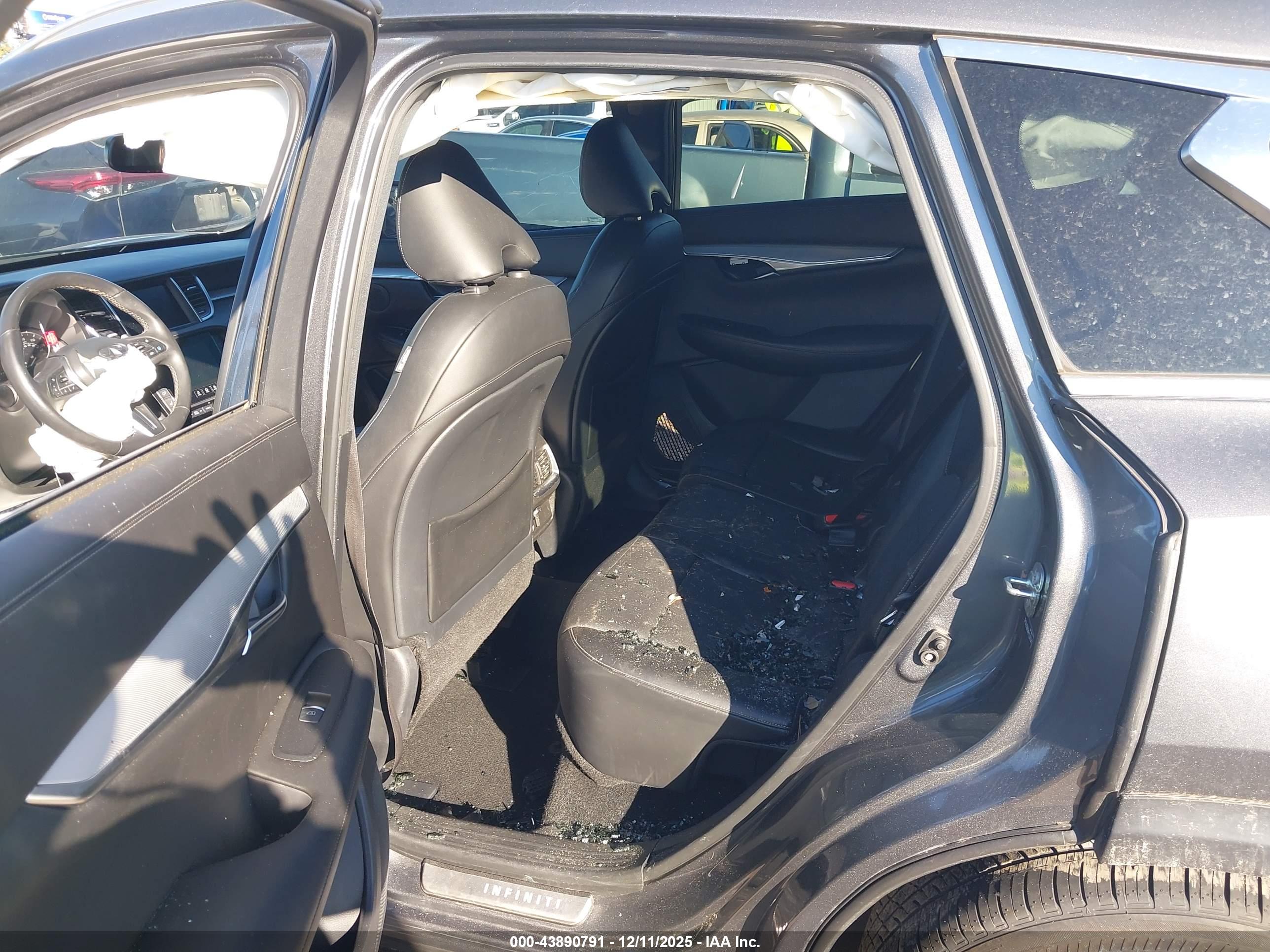 INFINITI QX50 image 8