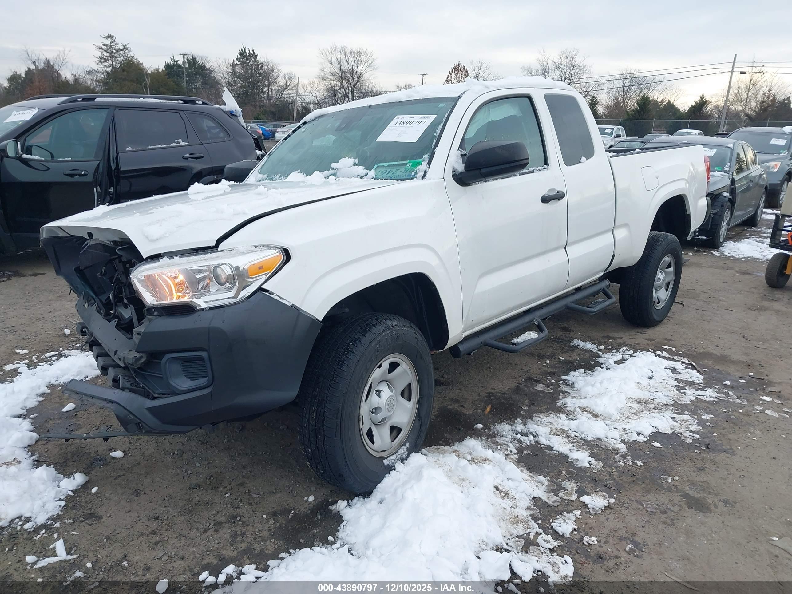 TOYOTA TACOMA image 2