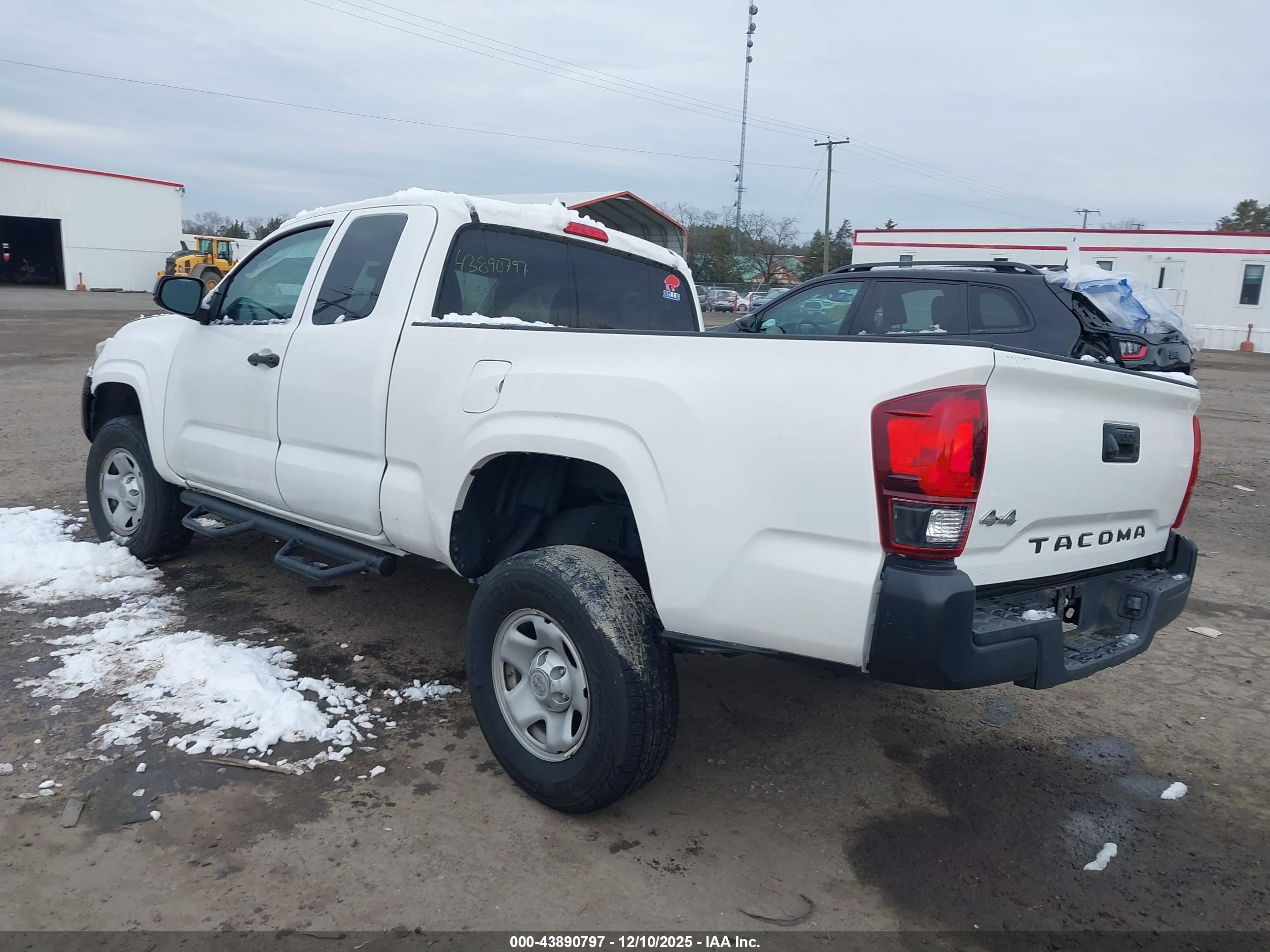 TOYOTA TACOMA image 3