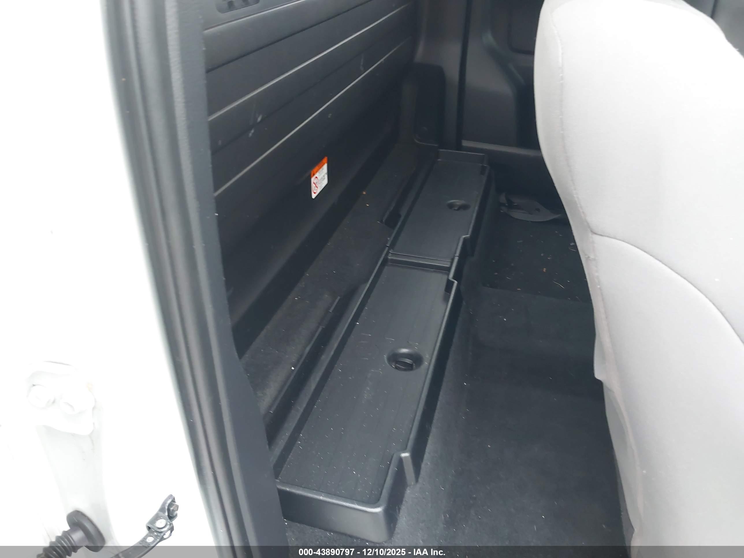 TOYOTA TACOMA image 8