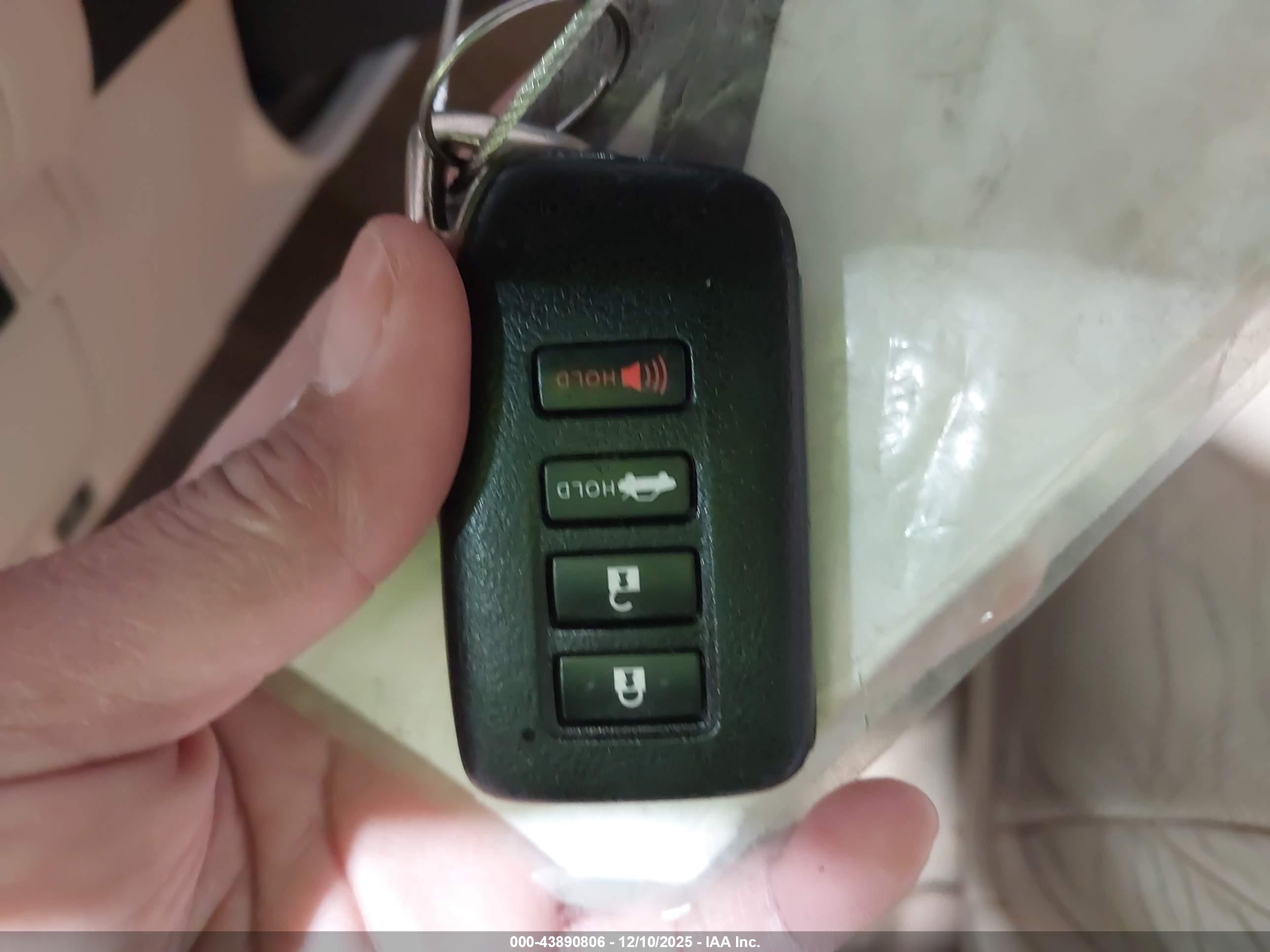 LEXUS ES image 11