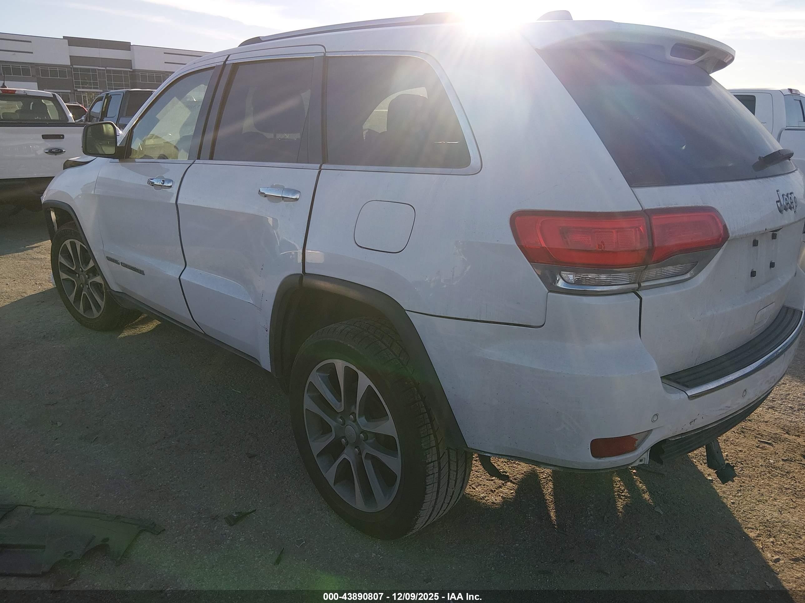 JEEP GRAND image 3
