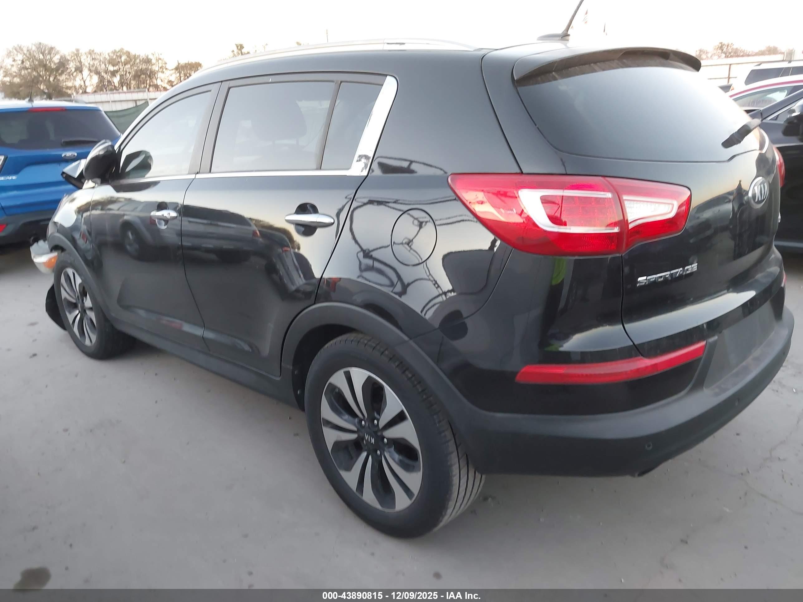 KIA SPORTAGE image 3