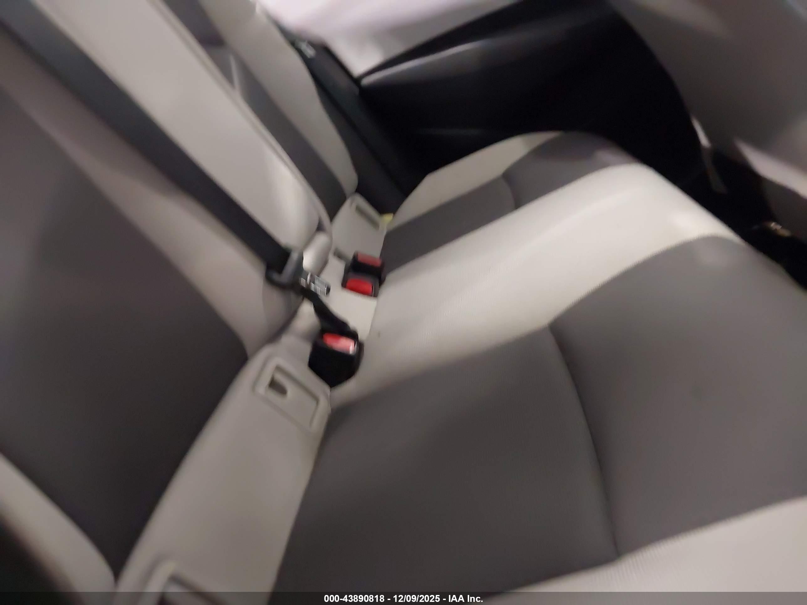 TOYOTA COROLLA image 8