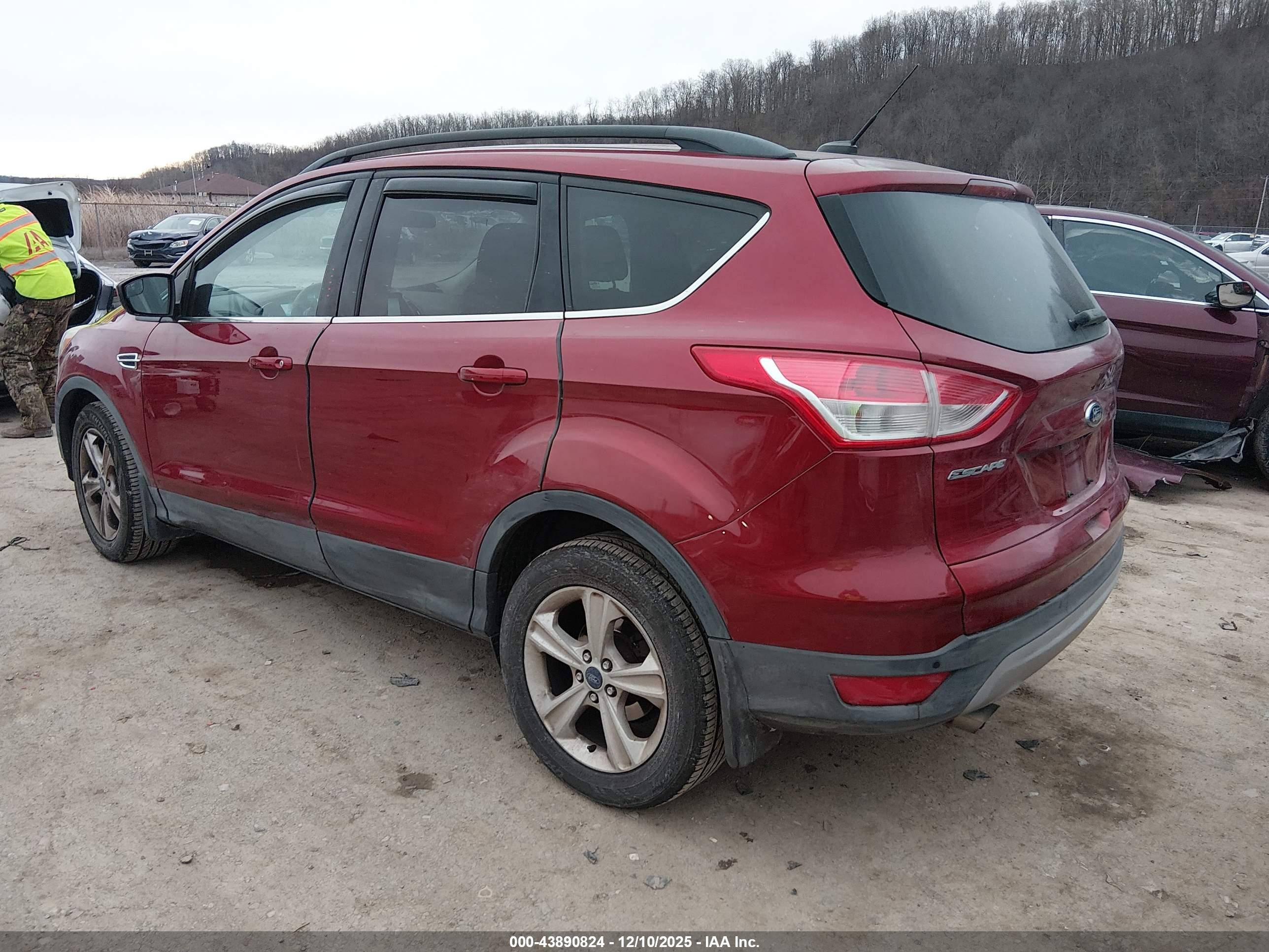 FORD ESCAPE image 3