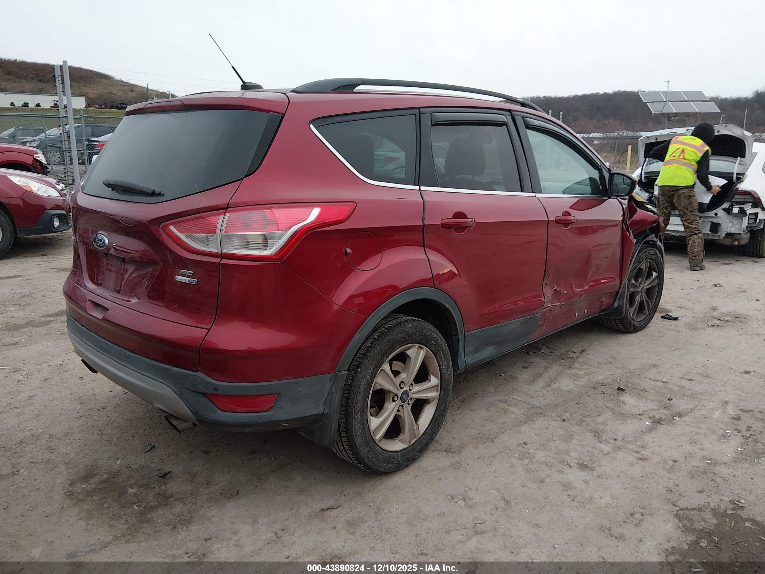 FORD ESCAPE image 4