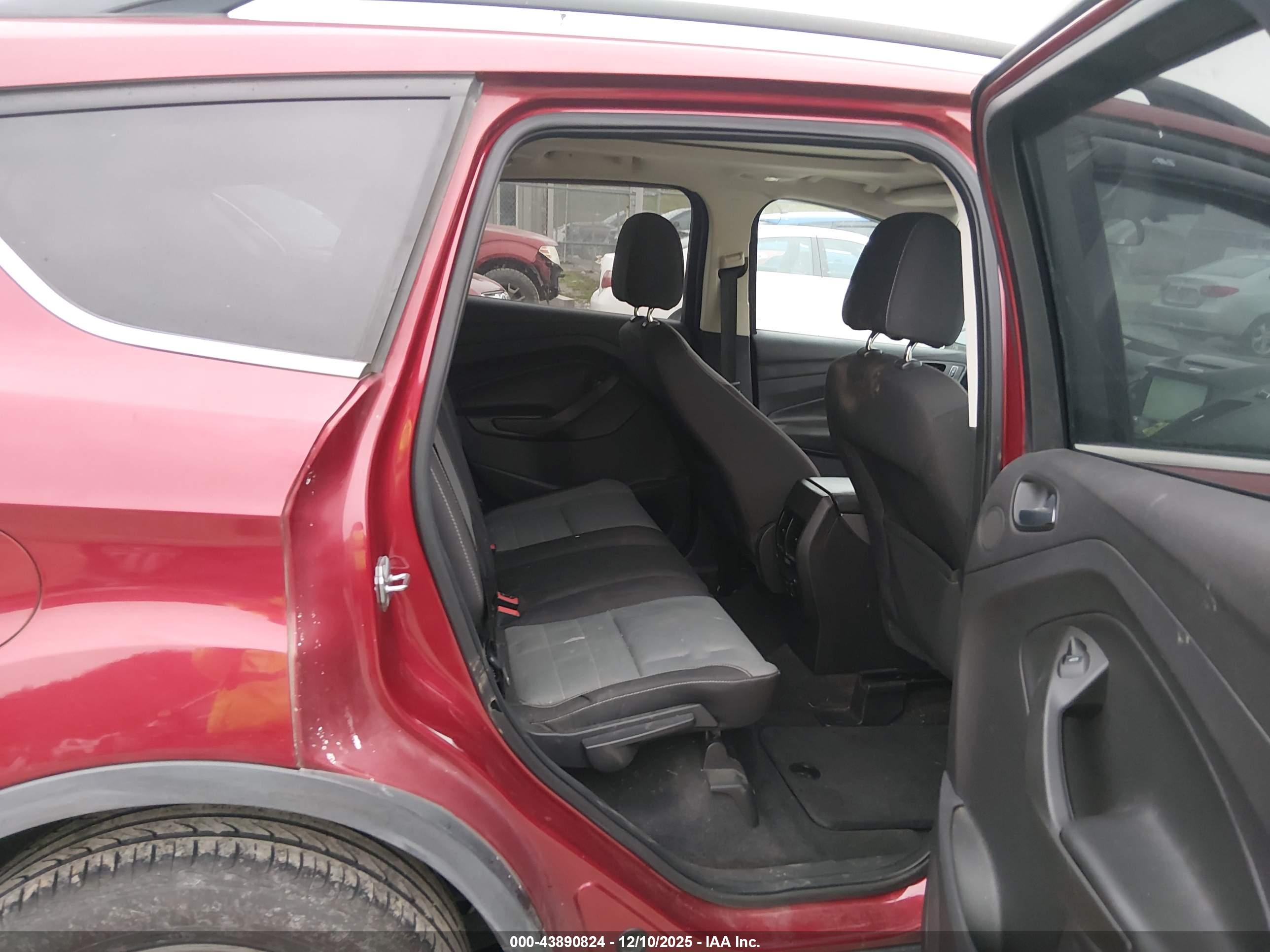 FORD ESCAPE image 8