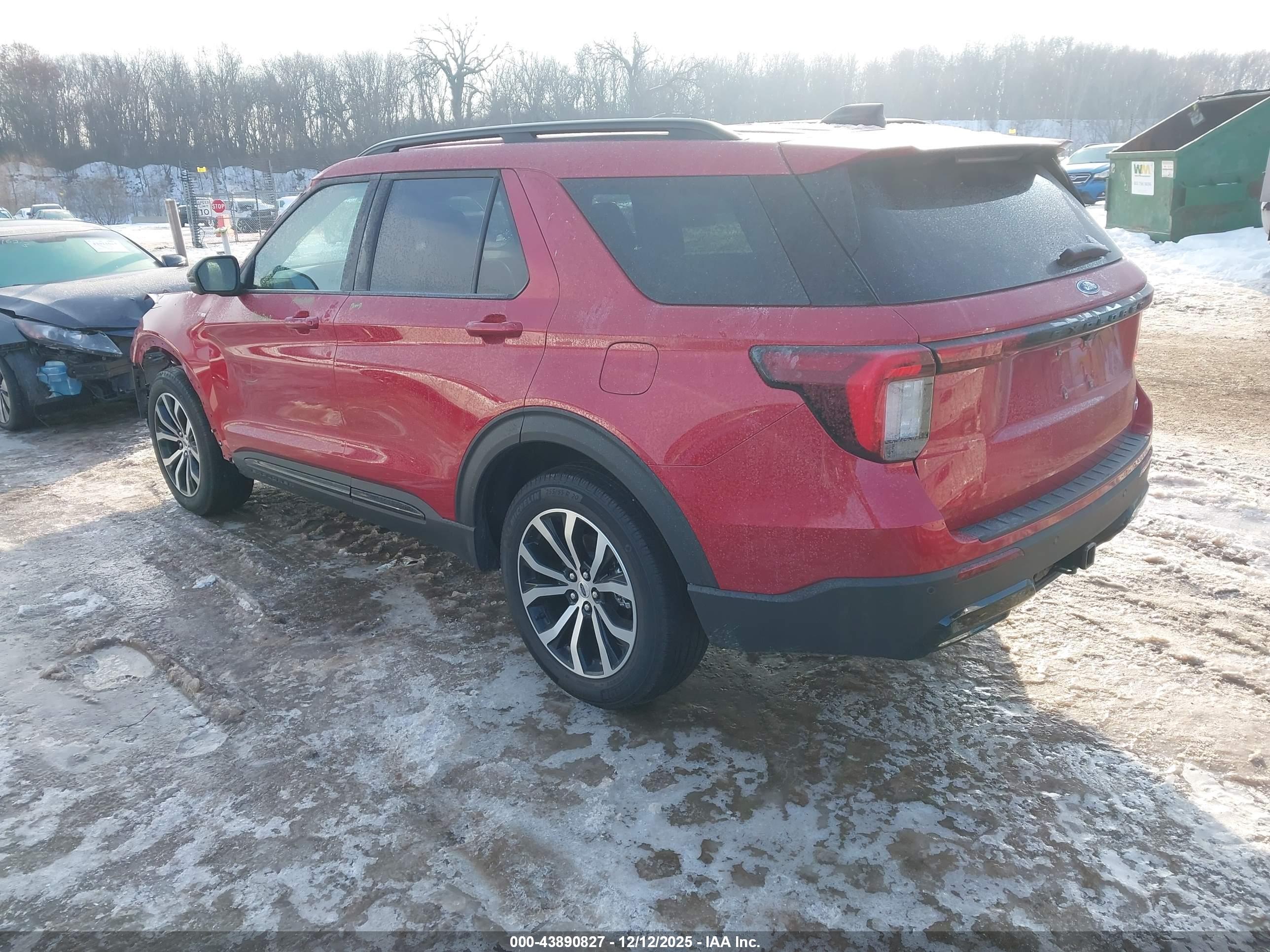 FORD EXPLORER image 3