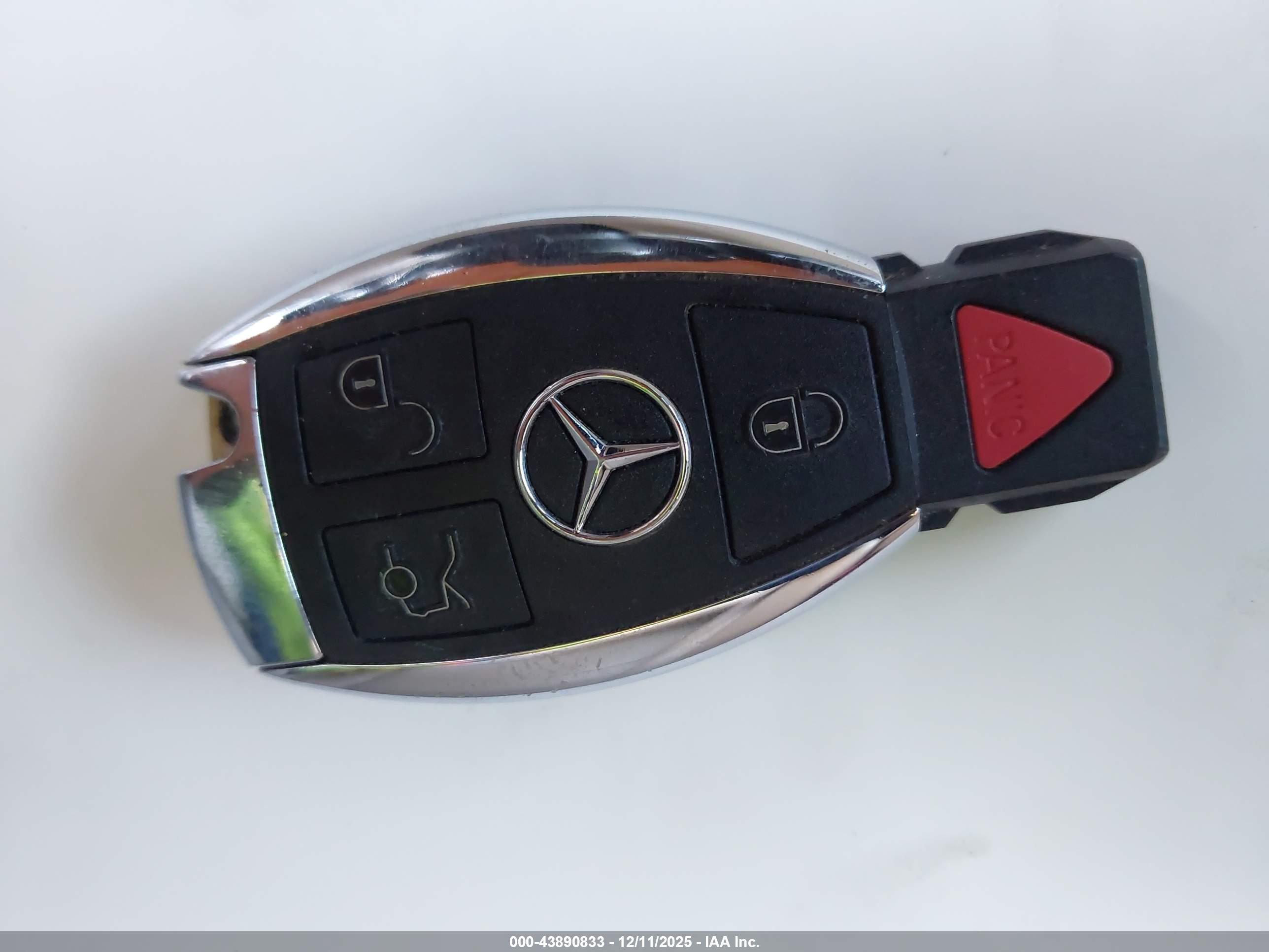MERCEDES-BENZ GLC image 11