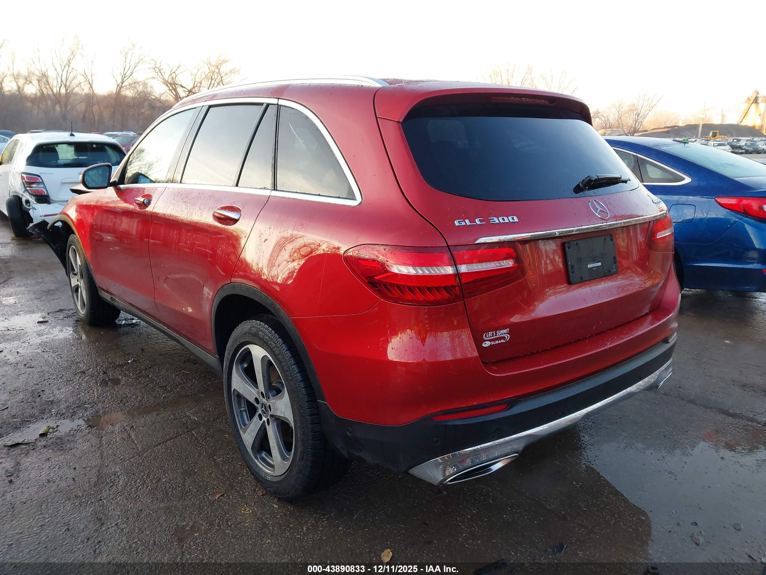 MERCEDES-BENZ GLC image 3