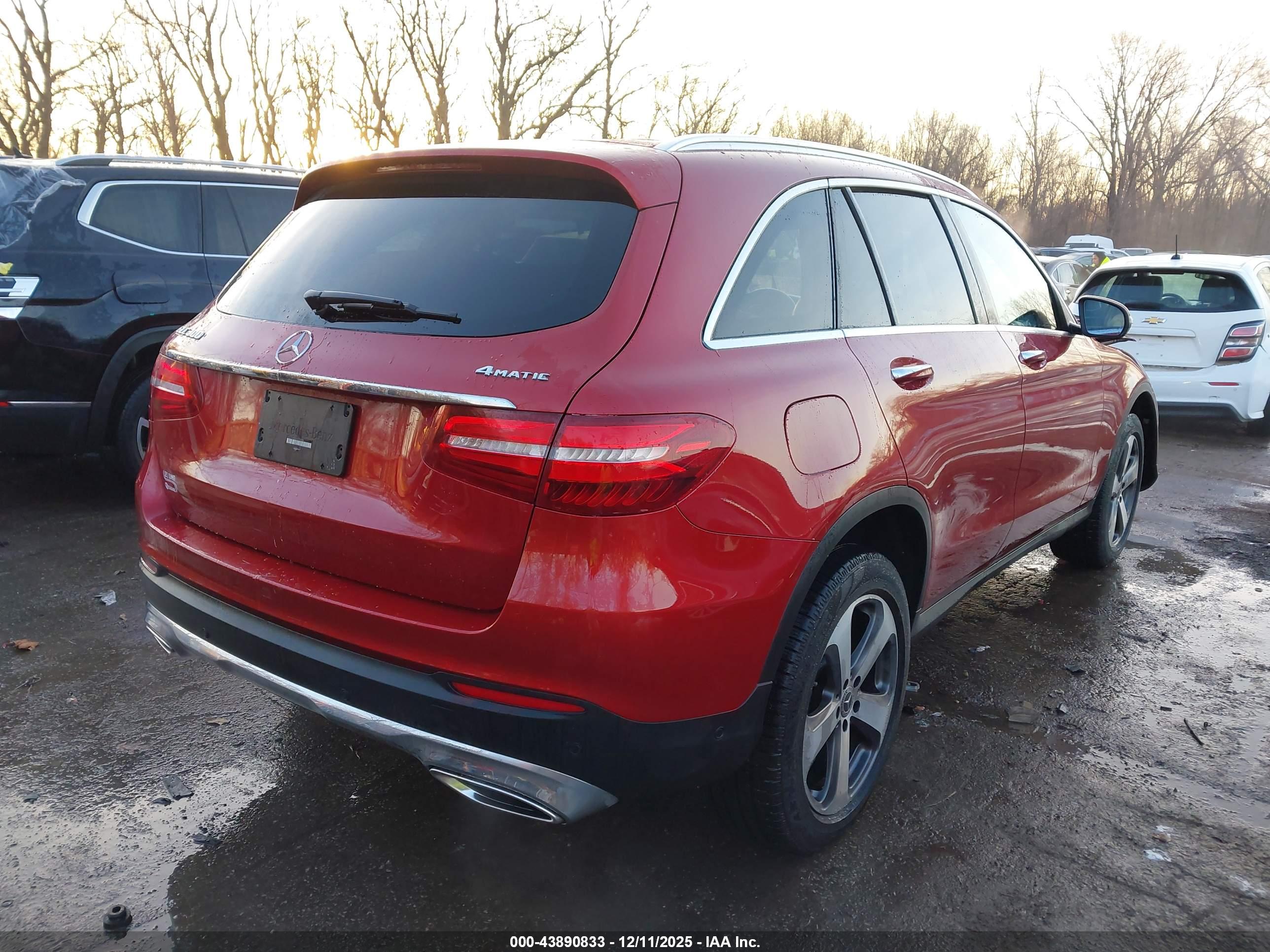 MERCEDES-BENZ GLC image 4