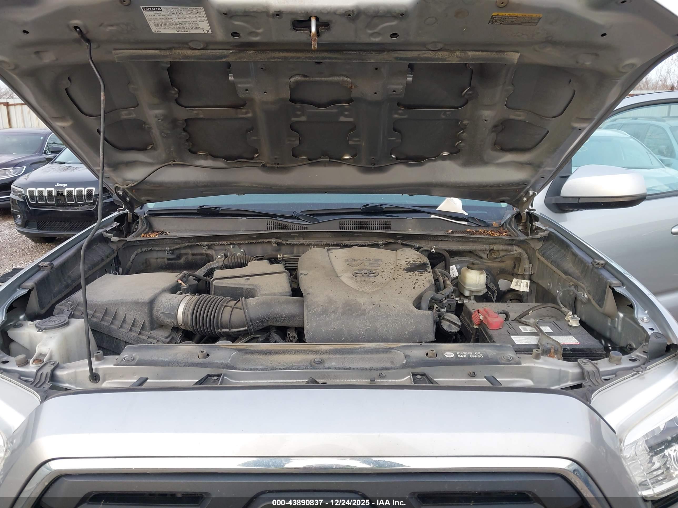 TOYOTA TACOMA image 10